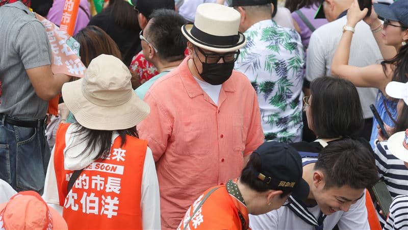 網PO文酸「蔣萬安英文爛」　蔡康永按讚了