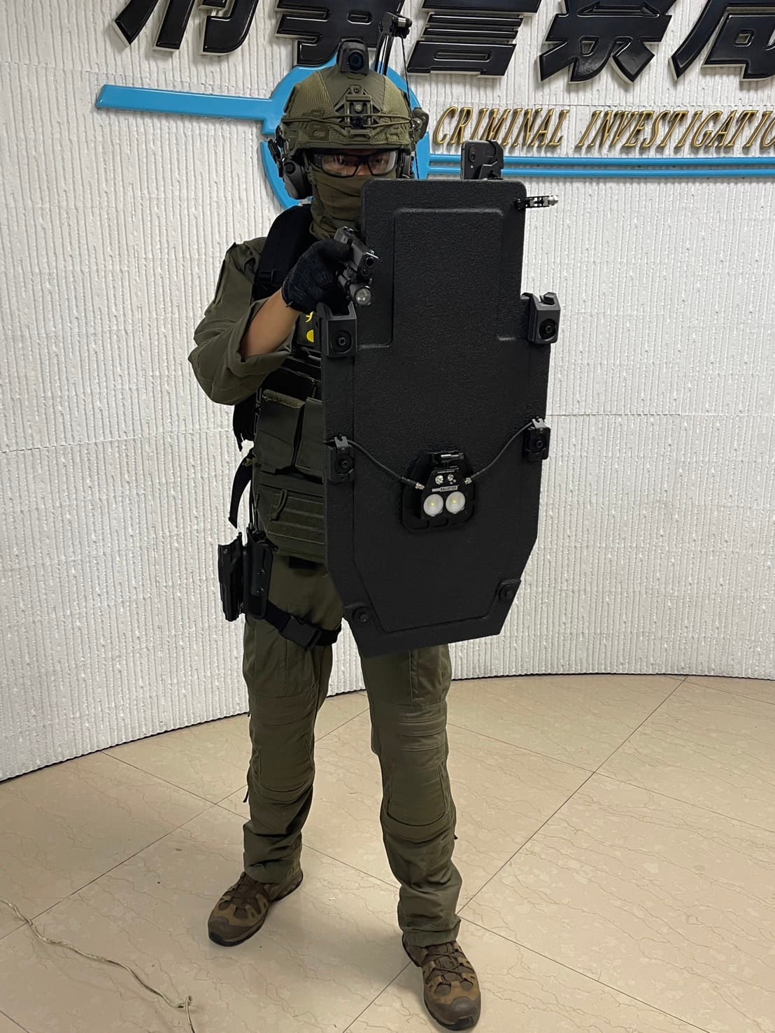 愛爾麗集團捐贈「美國Ballistic Shield防彈盾牌。（警方提供）