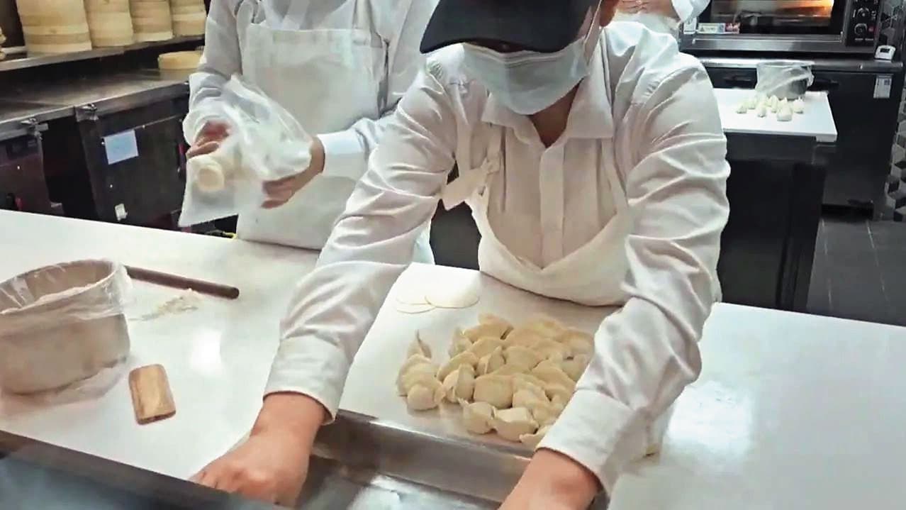 北京恒泰豐新任董座林禮宏發現劉家宴的菜色、員工制服和廚具等，和北京鼎泰豐非常相似。（北京恒泰豐提供）