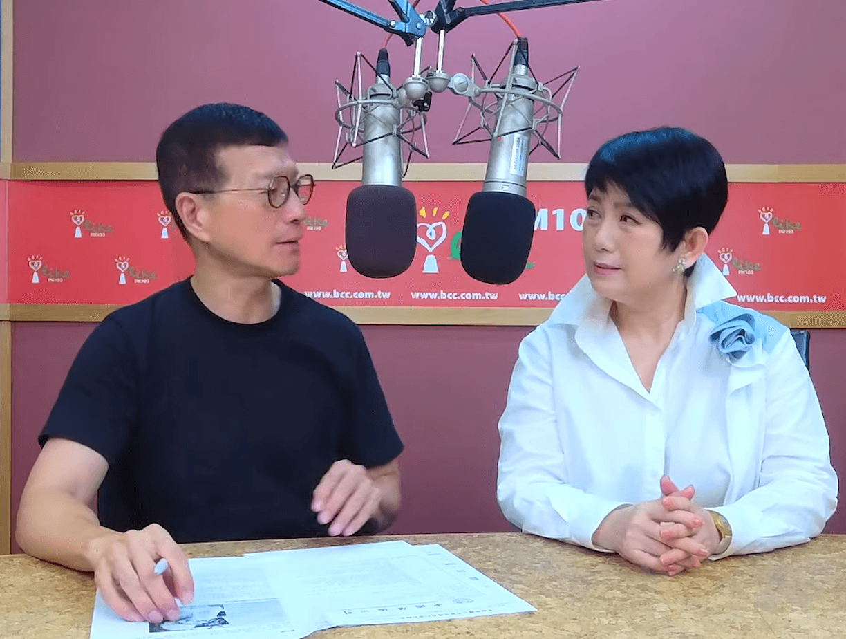 賀瓏在中廣的節目接連缺席，已連續5集都由吳若權（左）代班。（翻攝自Youtube @中廣流行網 i like radio）