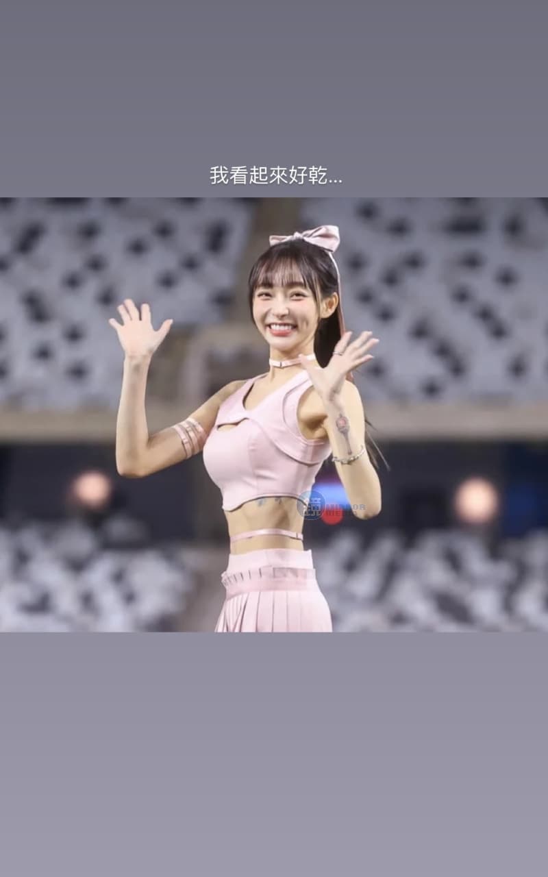 林襄秀近照，感嘆發文：「我看起來好乾…」狀態令人憂心。（翻攝自林襄IG）