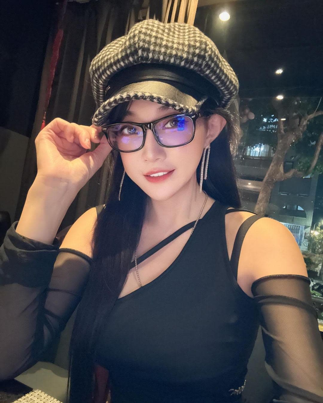 沈采霏爆紅後被起底曾是SWAG直播主。（翻攝IG@like12302002）