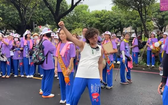 「濟顛禪師」的接駕方式與其他宮廟有些不同。（翻攝自YT直播）