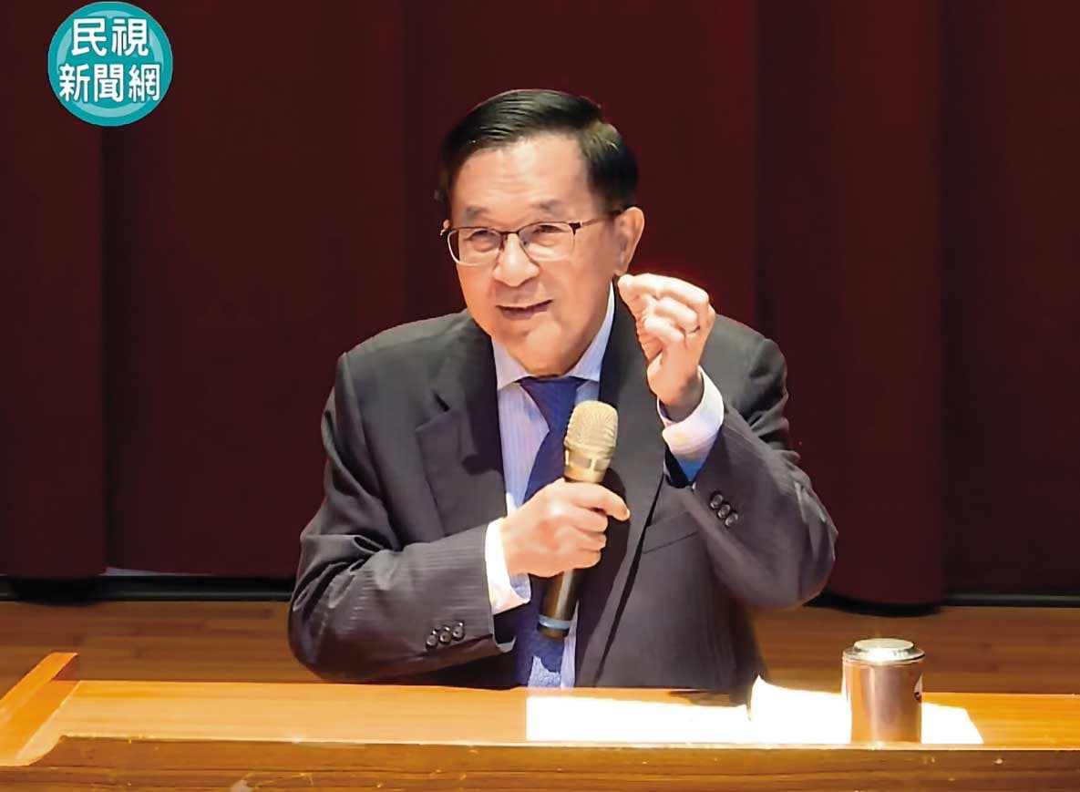 陳水扁卸任總統17年，首度公開演講「台灣民主的韌性與轉型」，在開場白提到「不能說意見不一樣，就是『XX同路人』」，慘遭綠營支持者出征。（翻攝民視新聞網）