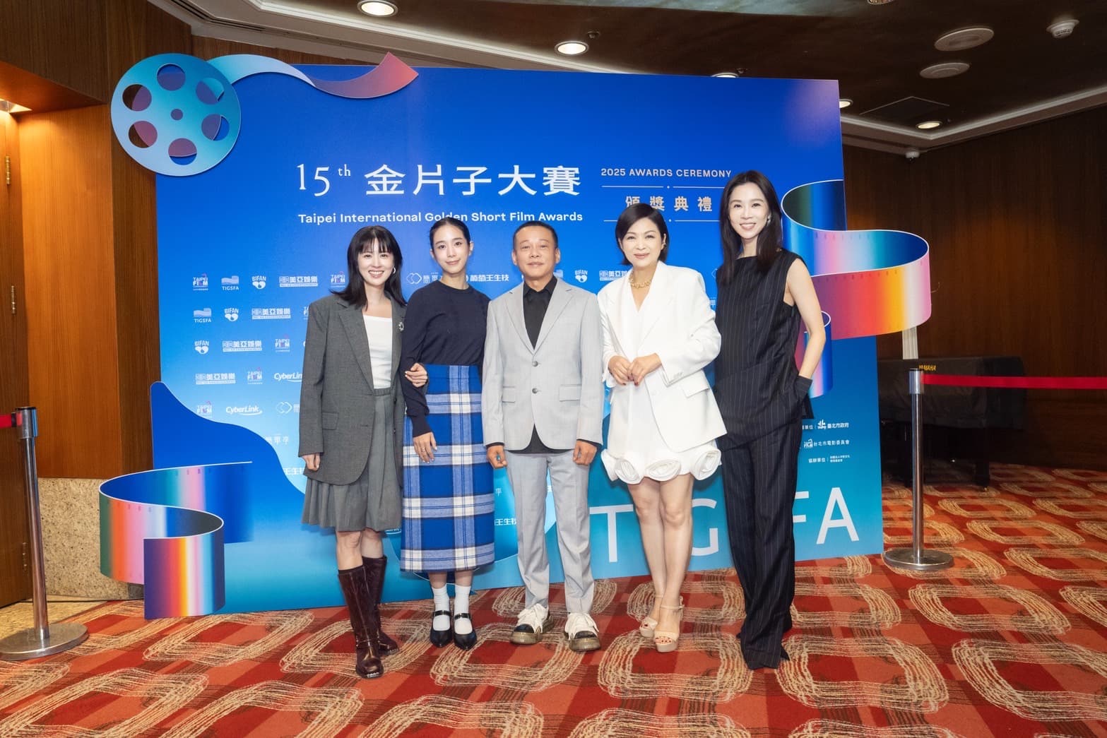 歷屆代言人楊貴媚、李康生、謝盈萱、温貞菱、林予晞全到齊  。（台北市影委會提供）