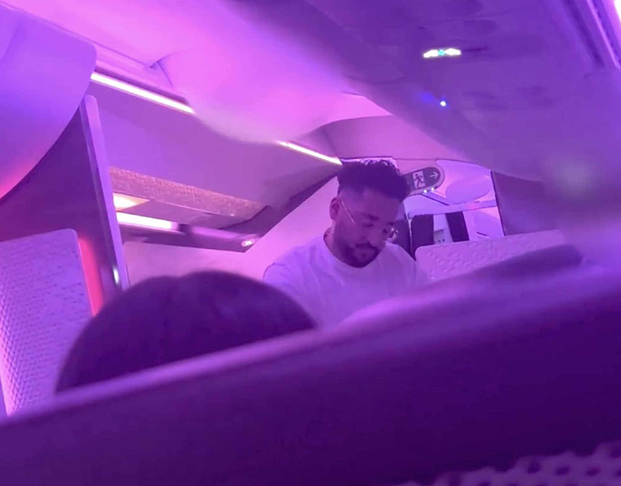 伊夫提卡爾2023年在飛機上喝醉失態，恐嚇空服員。（翻攝紐約郵報）