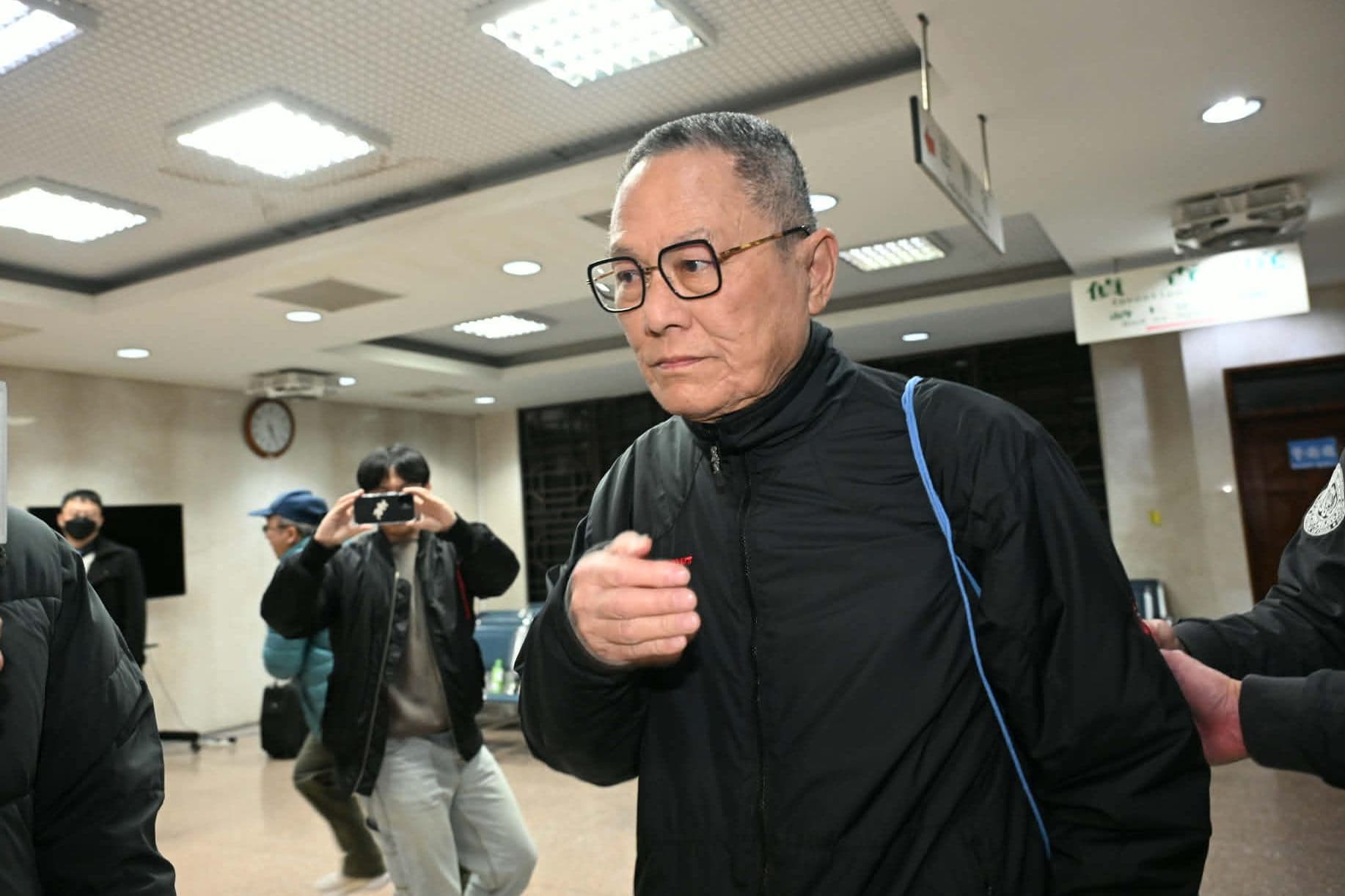 高金素梅大帳房張俊傑遭起訴，竟在交保期間破換電子手鐶逃亡。