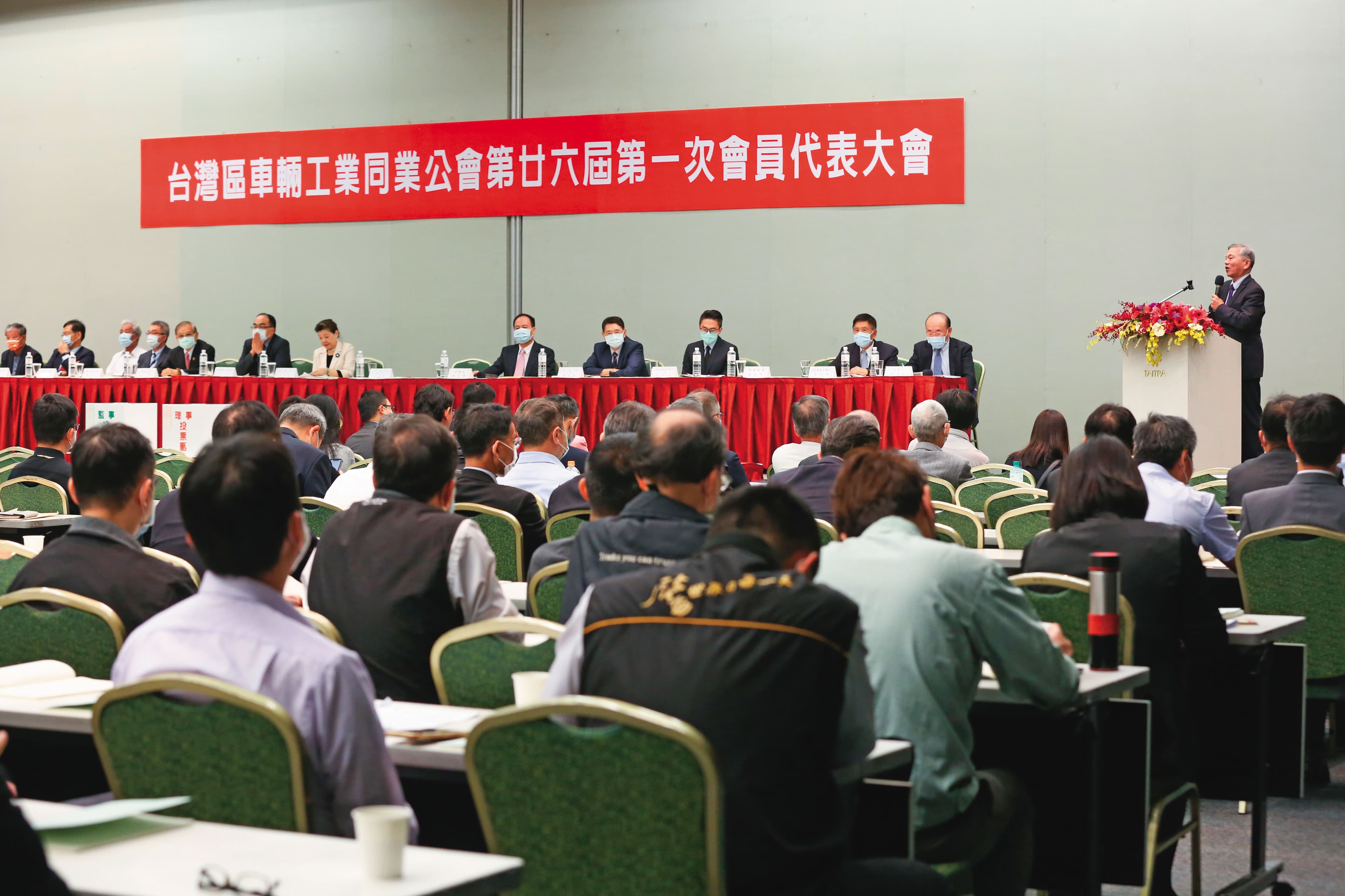 國產化上路前，車輛公會內部未給明確方向。
