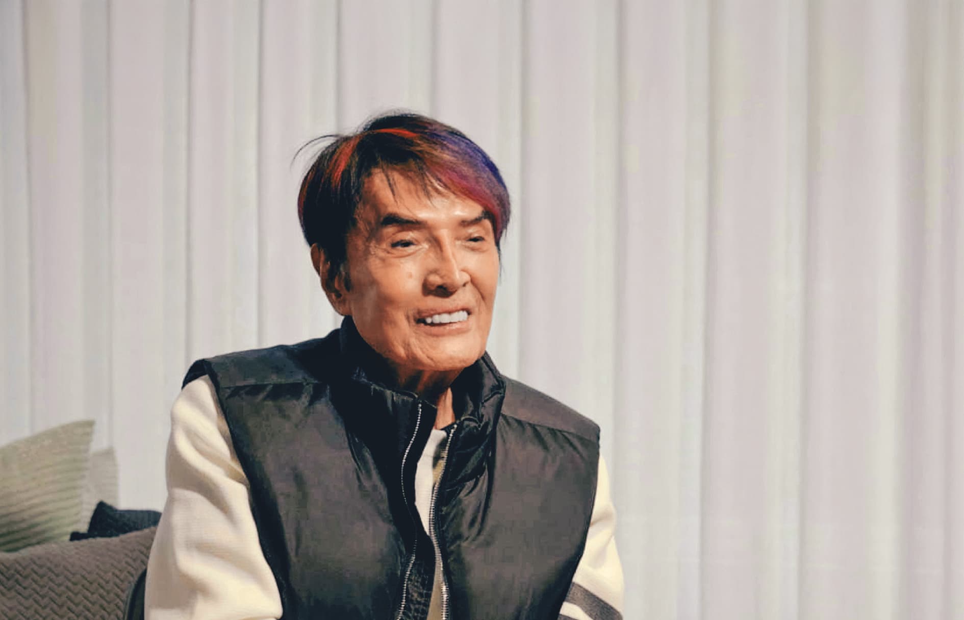 「鑽石歌王」林沖在紀錄片中回憶分享表演生涯點滴。（高流提供）