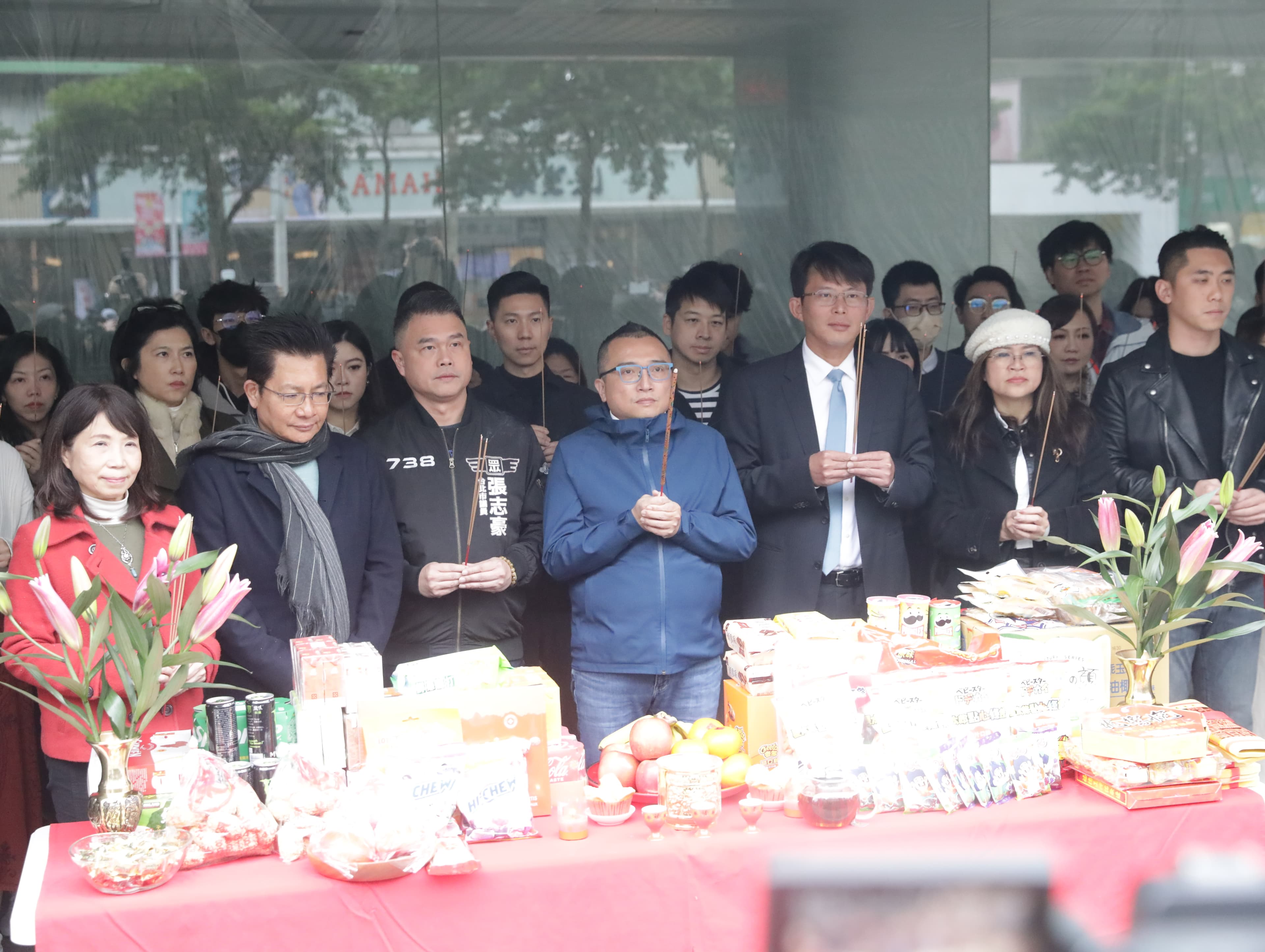 民眾黨今日新春團拜，黃國昌預告將號召公民協助罷免綠委。