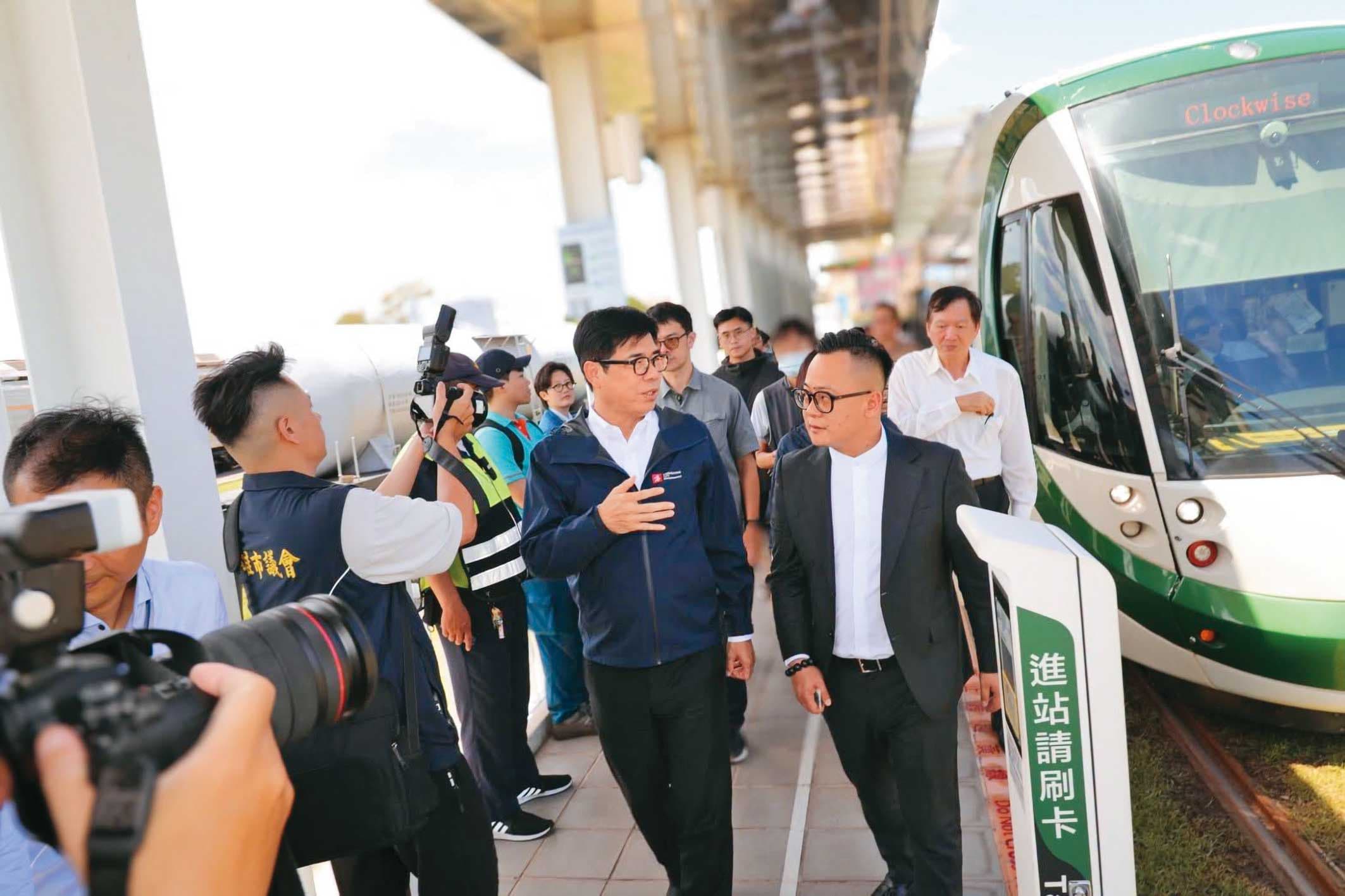 童子瑋7月率隊前往高雄請益，考察高雄港灣建設與都市轉型經驗。（翻攝童子瑋臉書）