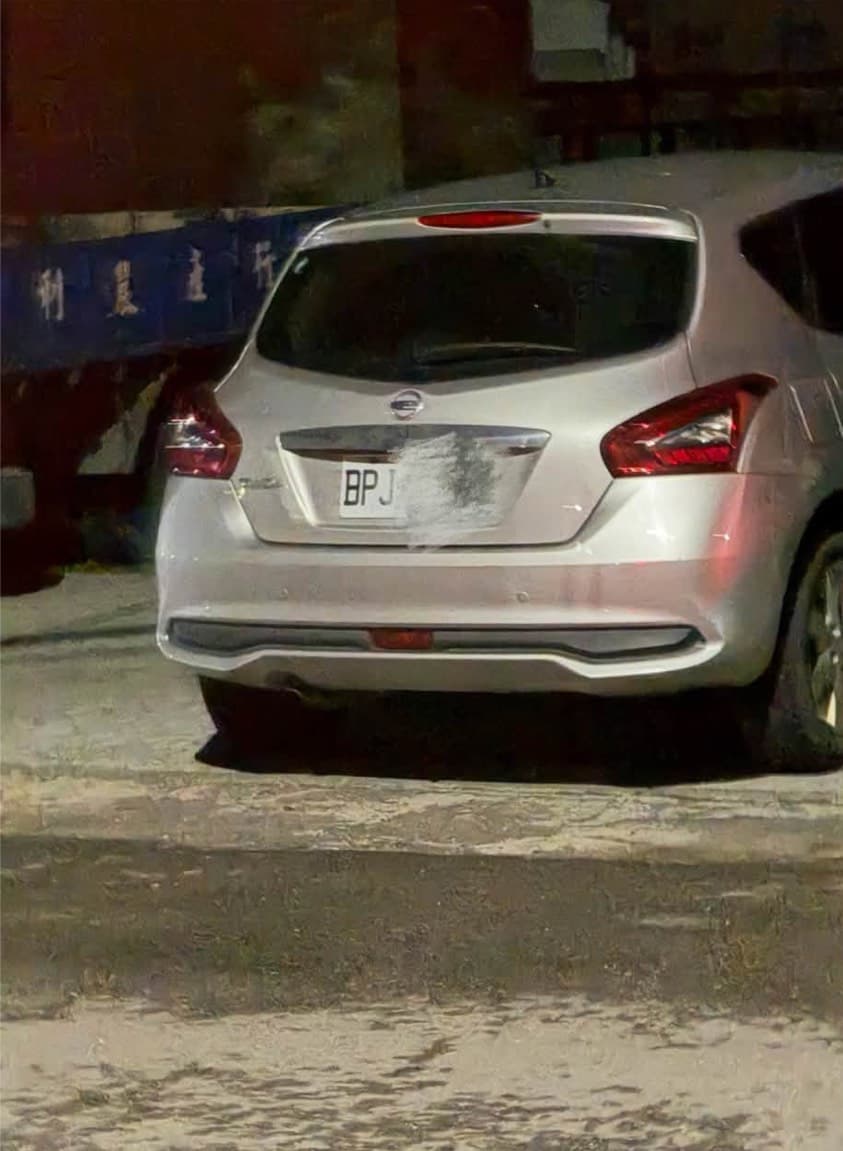 司機Ｌ男酒後駕駛公務車衝撞還毆打Ｗ女。（讀者提供）