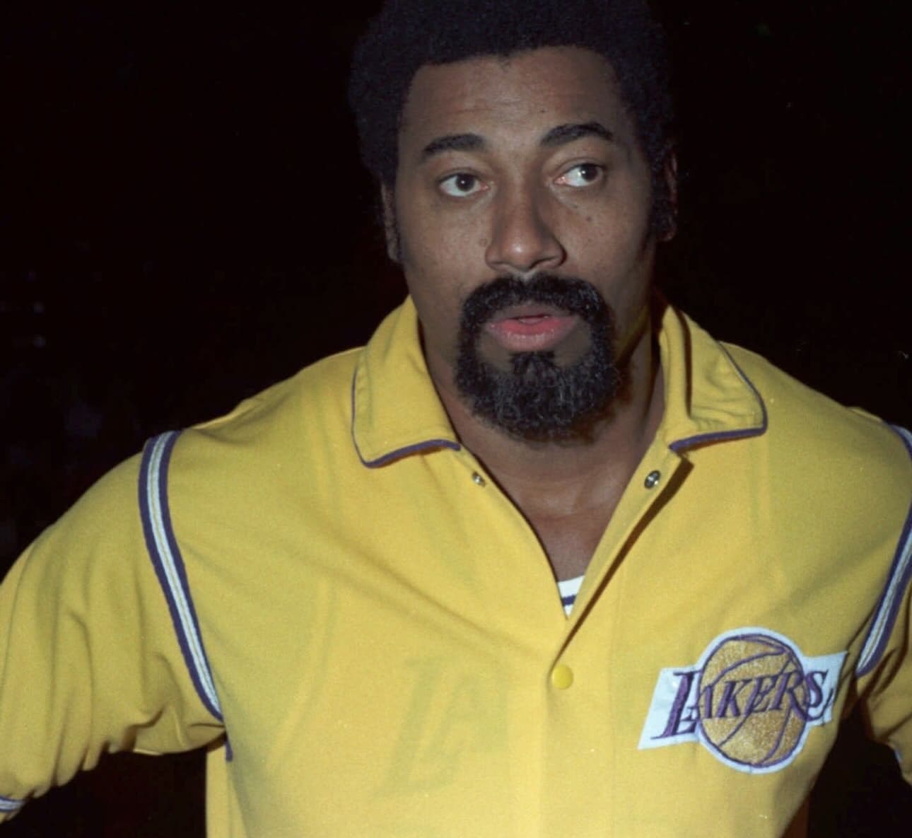 外套主人正是NBA名人堂傳奇巨星張伯倫（Wilt Chamberlain）。（翻攝自mosierpdx IG）
