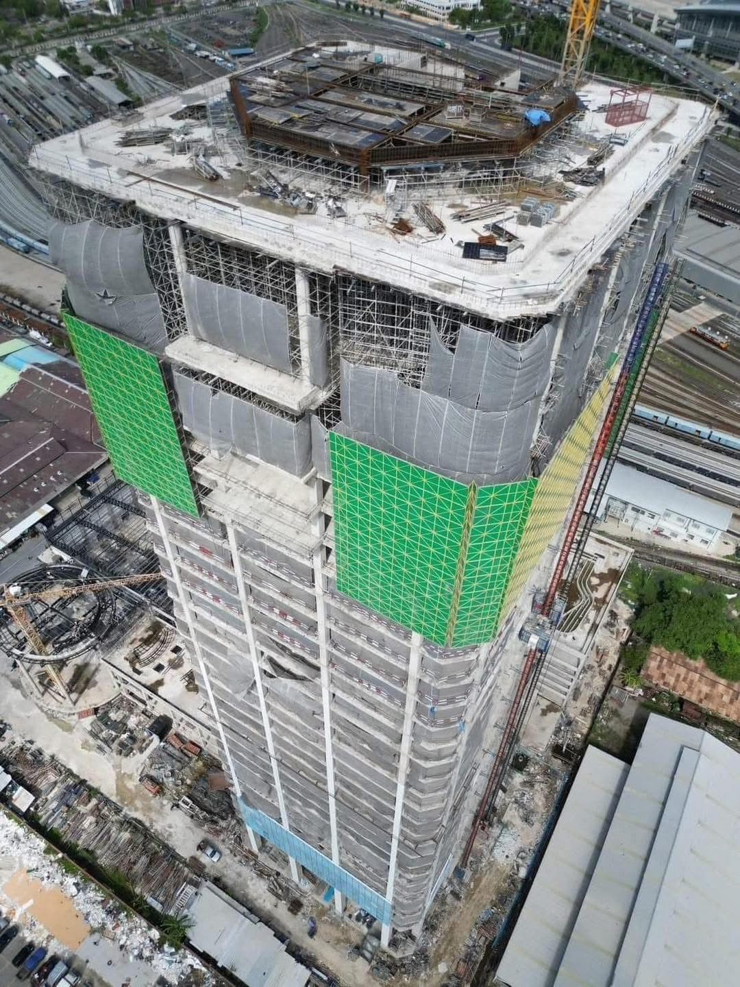 高30層樓的審計大樓去年就宣布封頂，近日卻在強震中驟然倒塌。