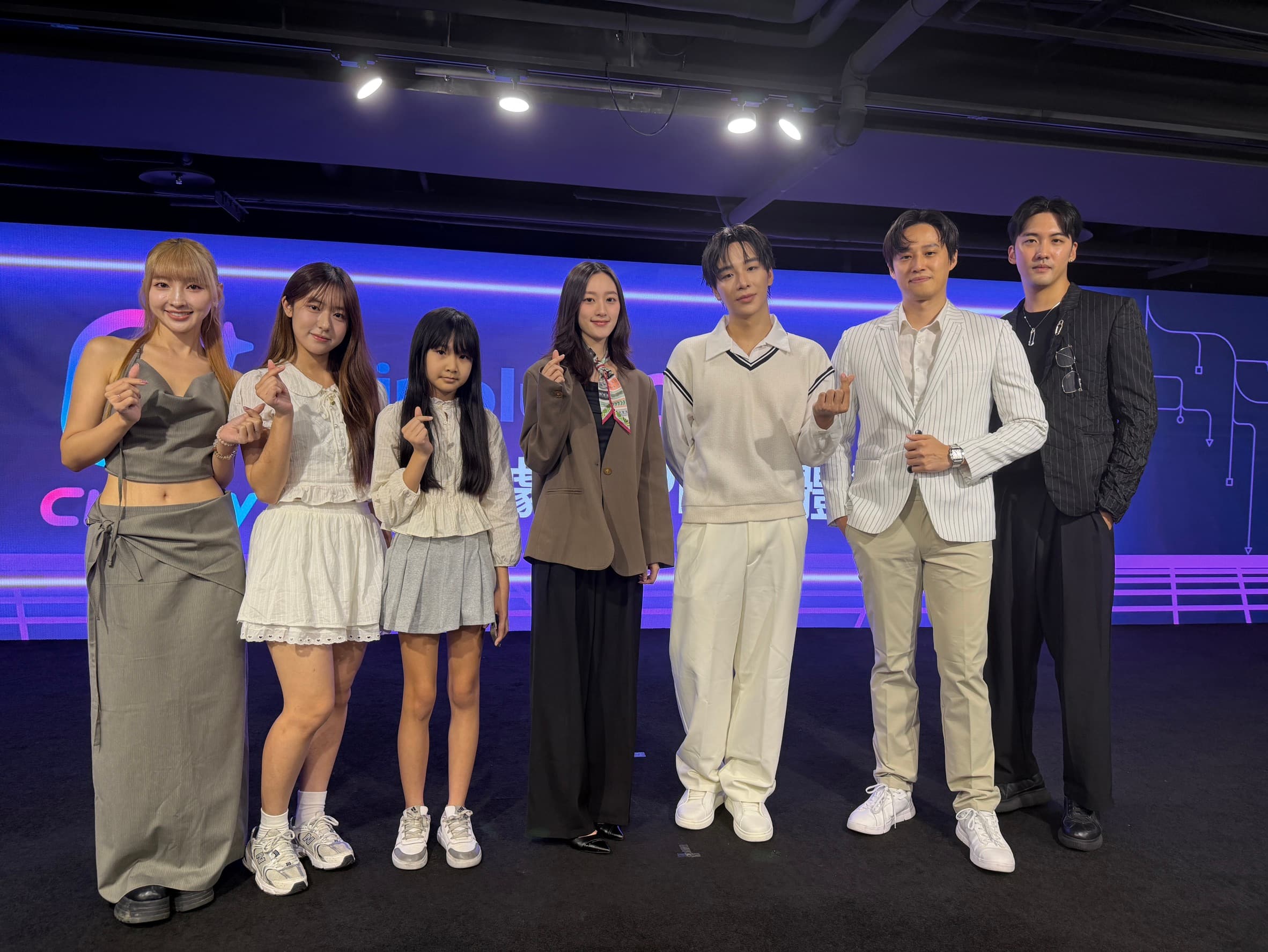 （由左至右）張愛、麥允唯、駱愷菲、顏瑀晴、儲旭（儲榢逸）、徐新洋、廖彥龍出席Clipply POP 平台「自製原創劇集」發布會。Clipply POP提供