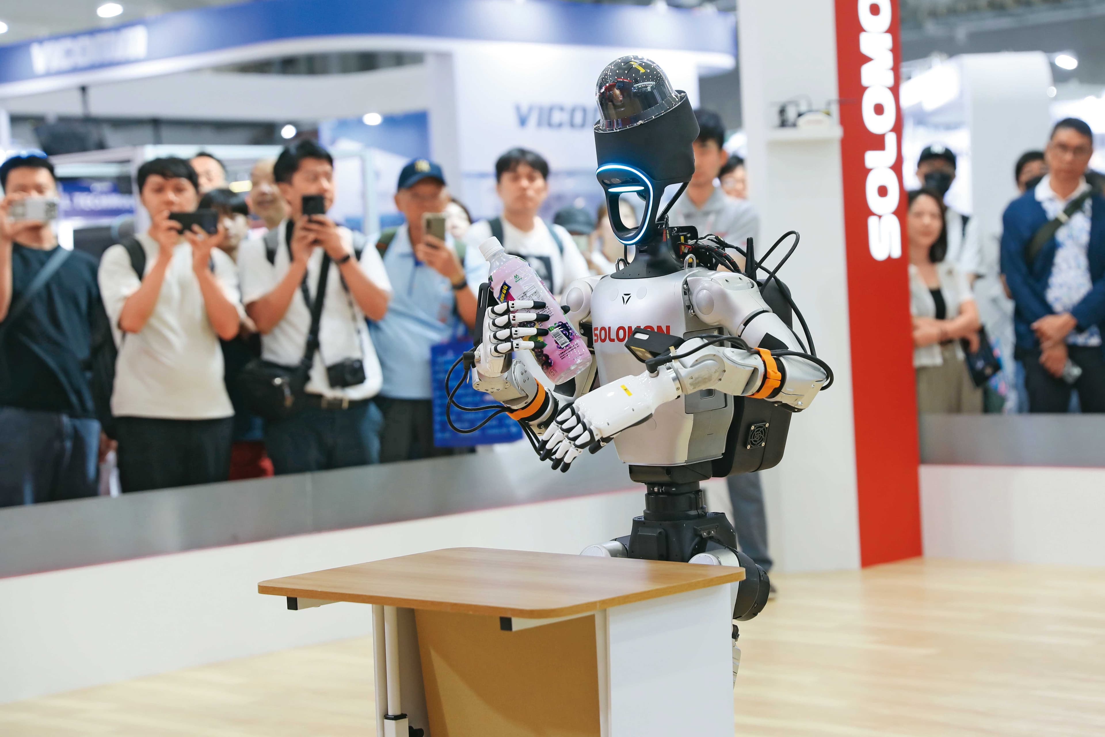 所羅門受惠智慧工廠、AI視覺與機器人需求升溫，後市備受看好。