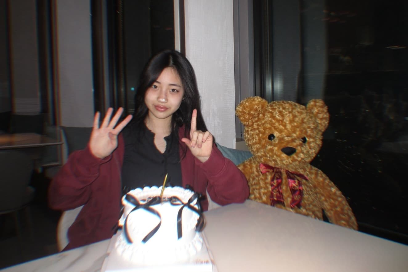 許老三慶祝14歲生日，在社群分享多張照片。（翻攝自IG@alice_hsuuu）