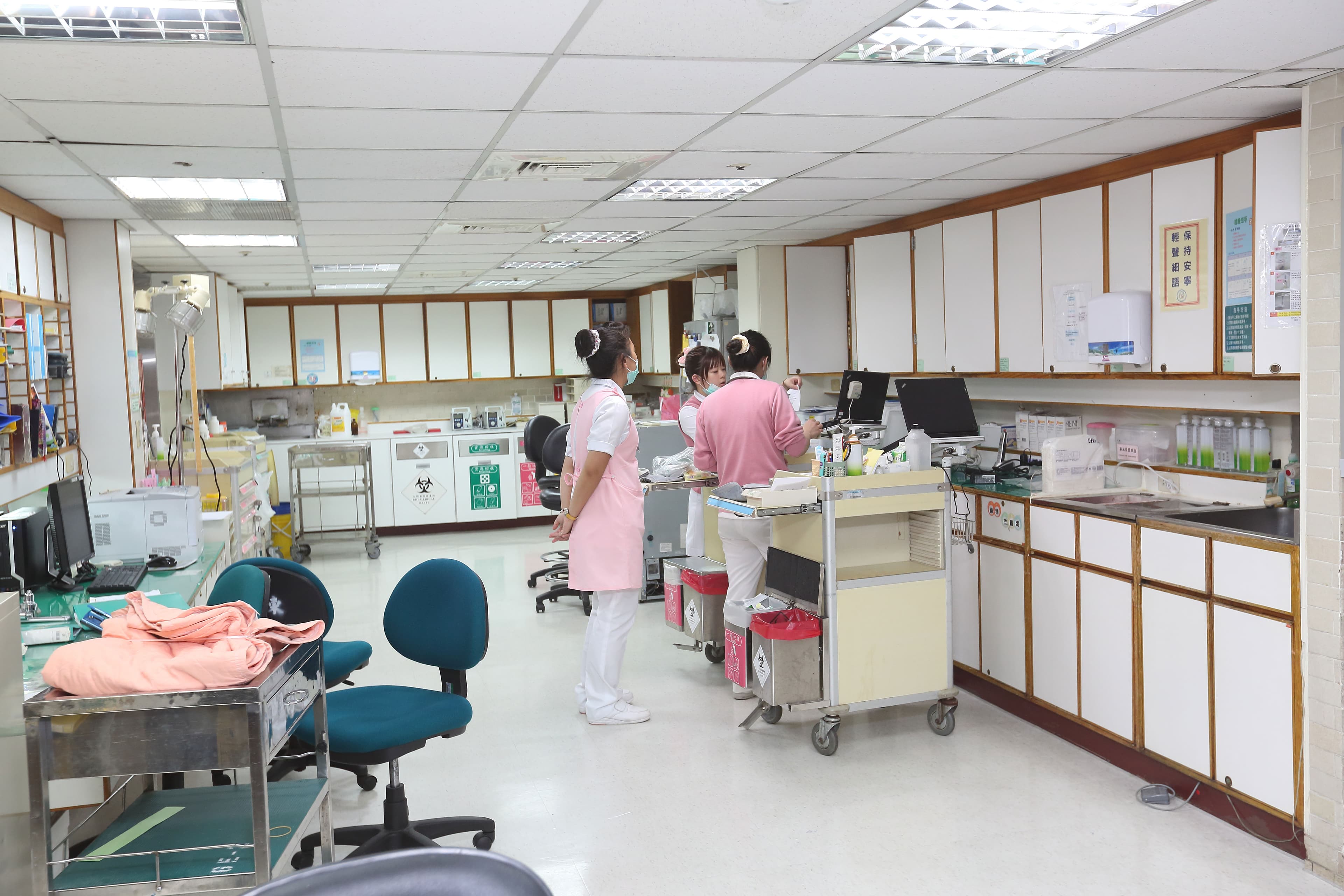 全台醫院正面臨嚴重的護理荒，造就科技業者紛紛搶進醫療領域人機協作市場。