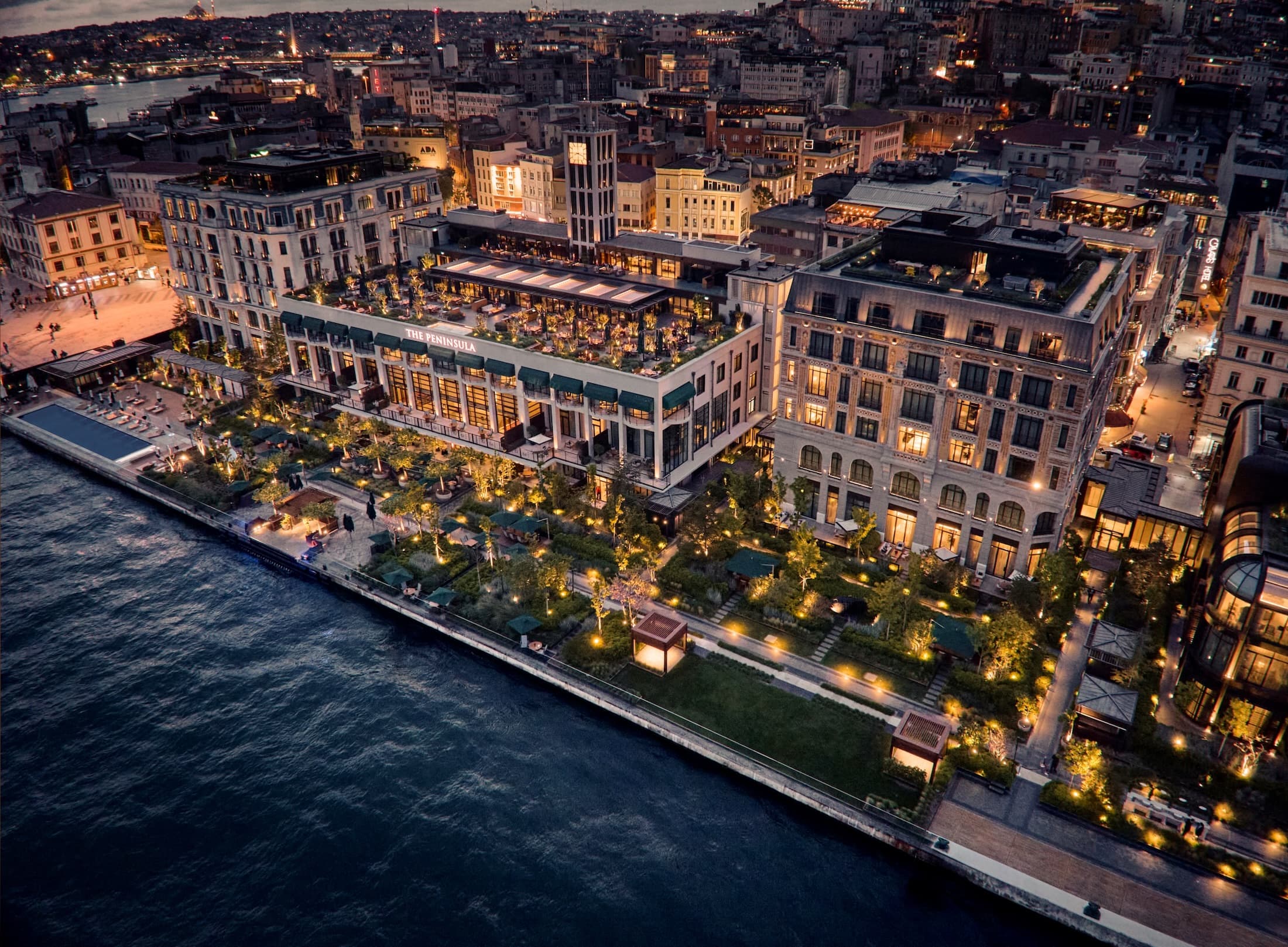 伊斯坦堡半島座落Galataport濱水區，由4棟建築組成，其中3棟為修復後的歷史建築，將老城記憶融入現代酒店。（半島酒店提供）