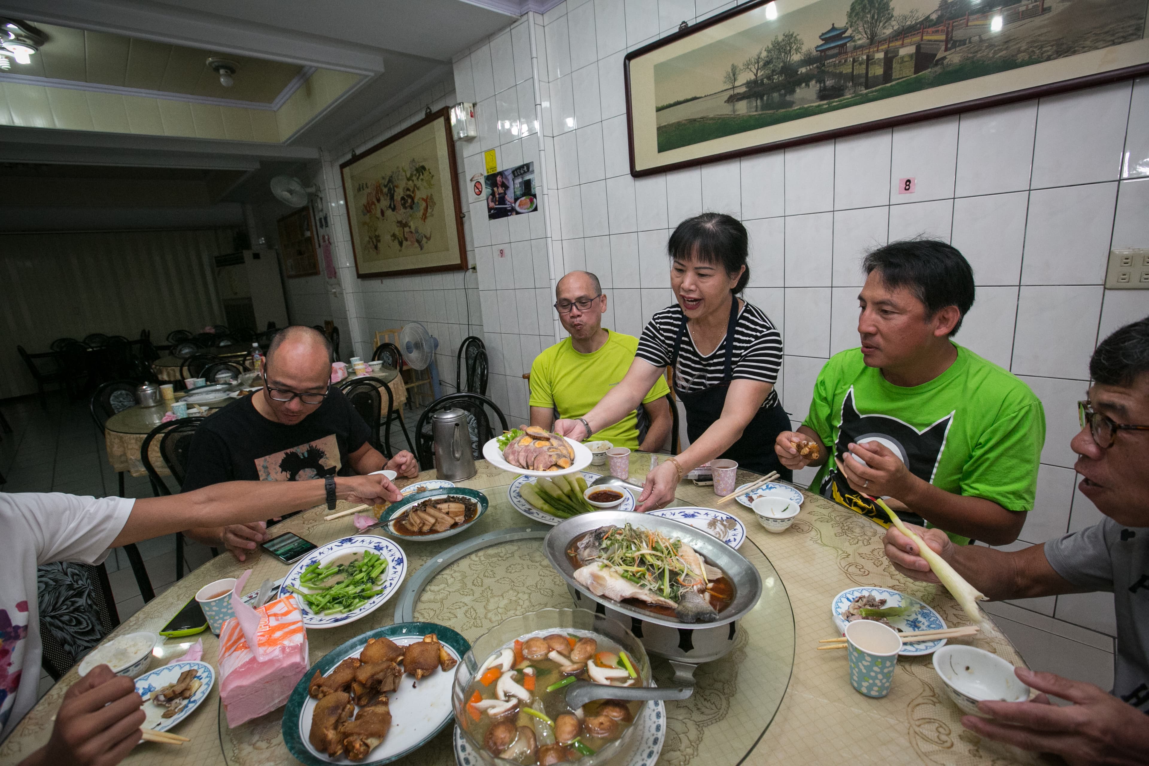 第三代蘇素滿曾因喪夫太傷心，休店8個月，如今挺過傷痛，也扛起老店招牌。