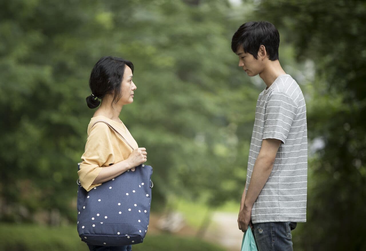 裴宗玉（左）主演的同性戀電影《季節變換》獲KNN觀眾票選獎。（釜山影展提供）