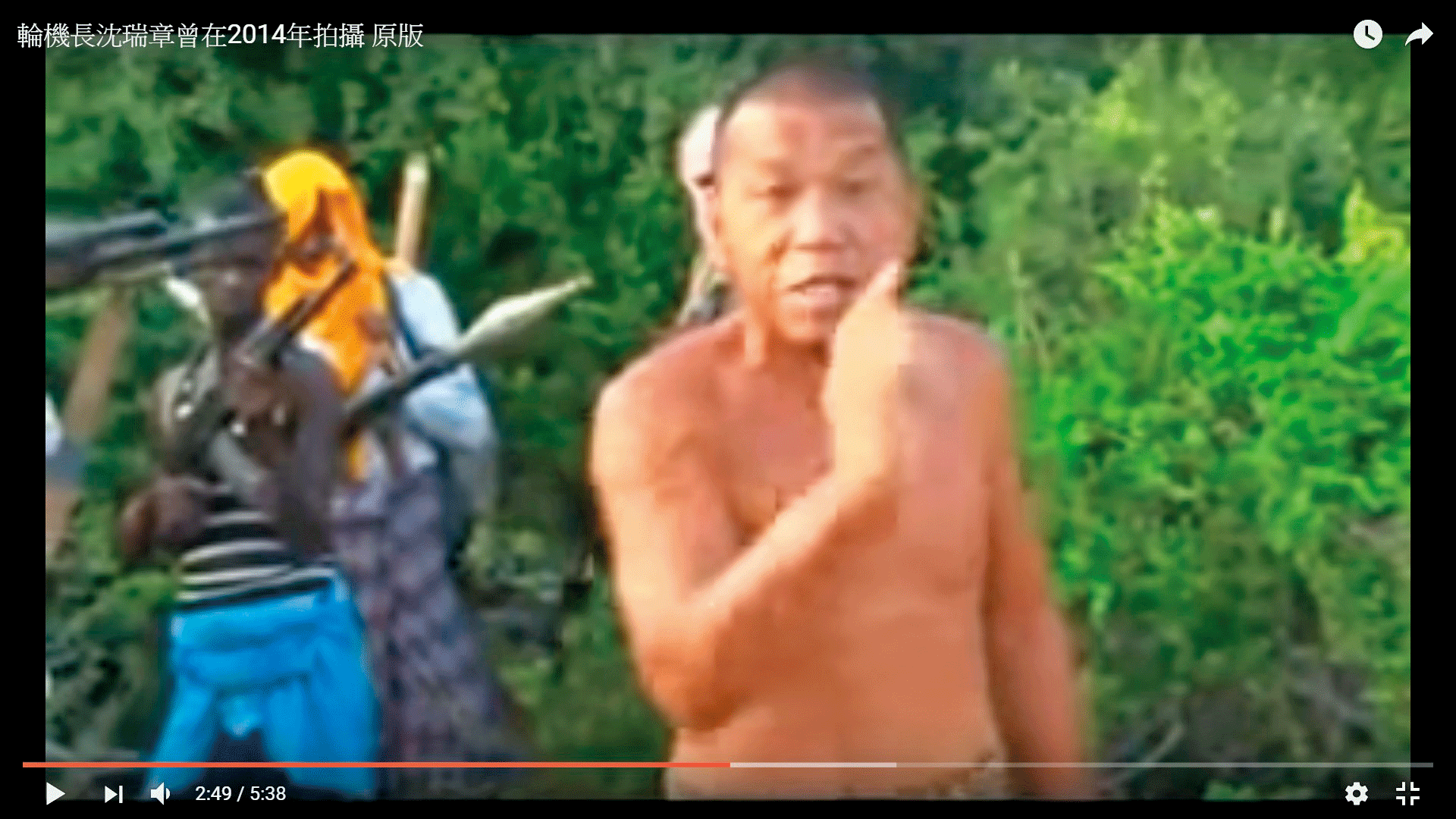 海盜拍攝影片中唯一曝光的影片裡，還可以看出沈瑞章體格壯碩，但遭獲釋時卻已消瘦，醫院體檢後發現竟比出國前銳減30公斤。（翻攝畫面）