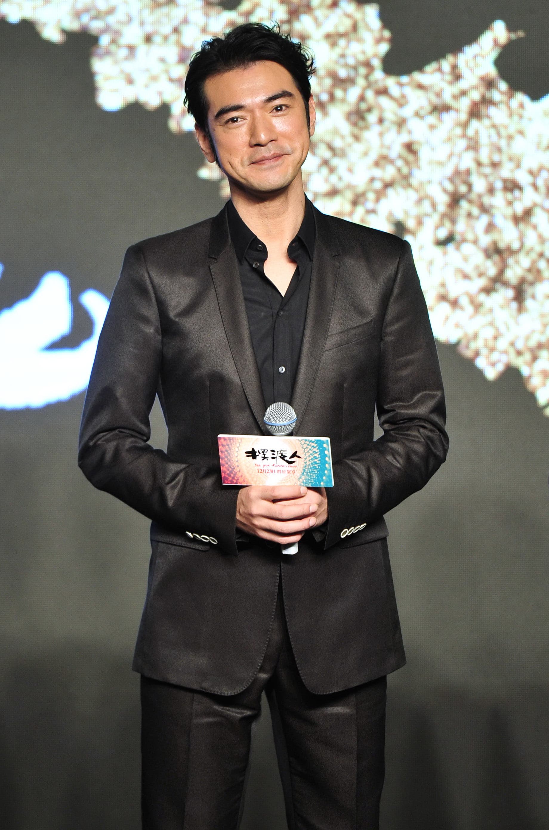 周冬雨跟金城武最近合演《男人手冊》。聽說金城武對周冬雨對戲忽然改詞很無法習慣。（東方IC）