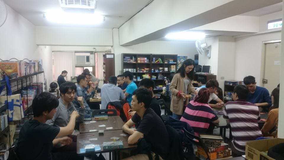 比鄰師大、台大的公館店來客絡繹不絕，經常讓阿KEN忙得不亦樂乎(圖片來源：卡卡城公館店)