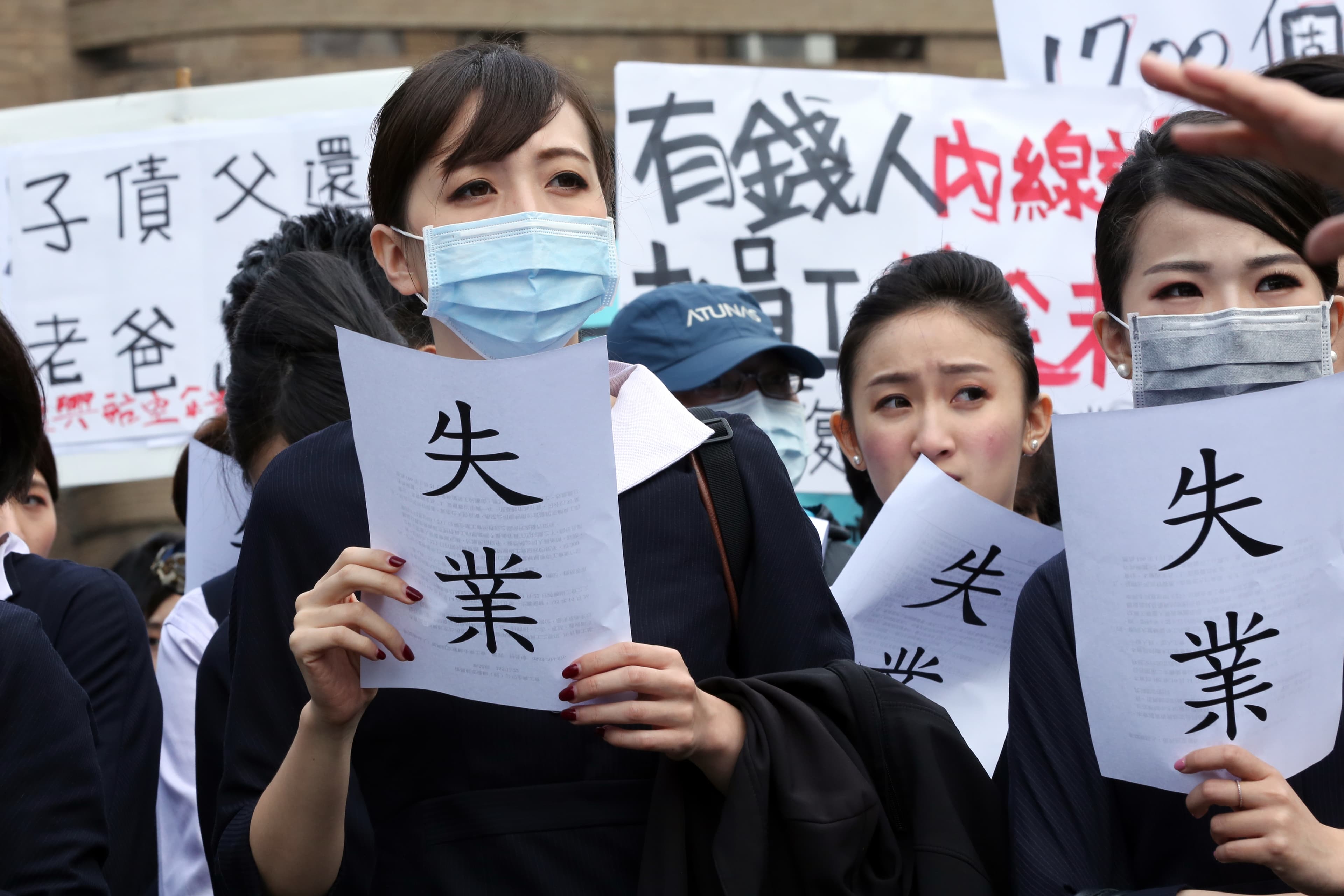 一家公司關閉，關係著成千上百名員工與家庭的人生與命運。