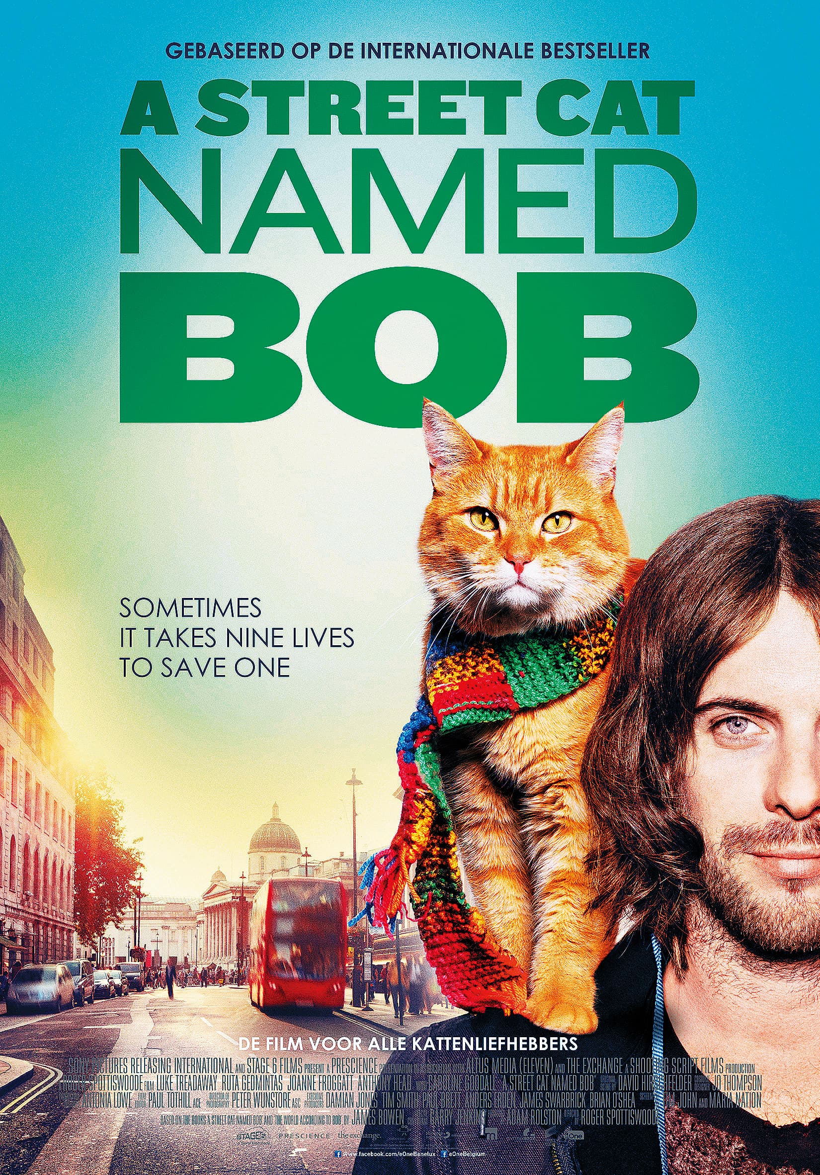 全世界最紅的街貓Bob本尊親自主演本片，牠與路克索德威飾演的街頭藝人伯恩一人一貓在街頭賣藝，相互依賴的故事療癒人心。（采昌提供）