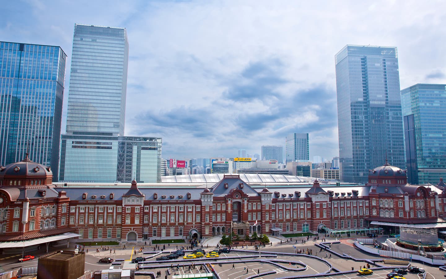 達美航空為了保住在東京轉運樞紐的優勢，只能犧牲部分成田航班來卡位羽田機場的時間帶。