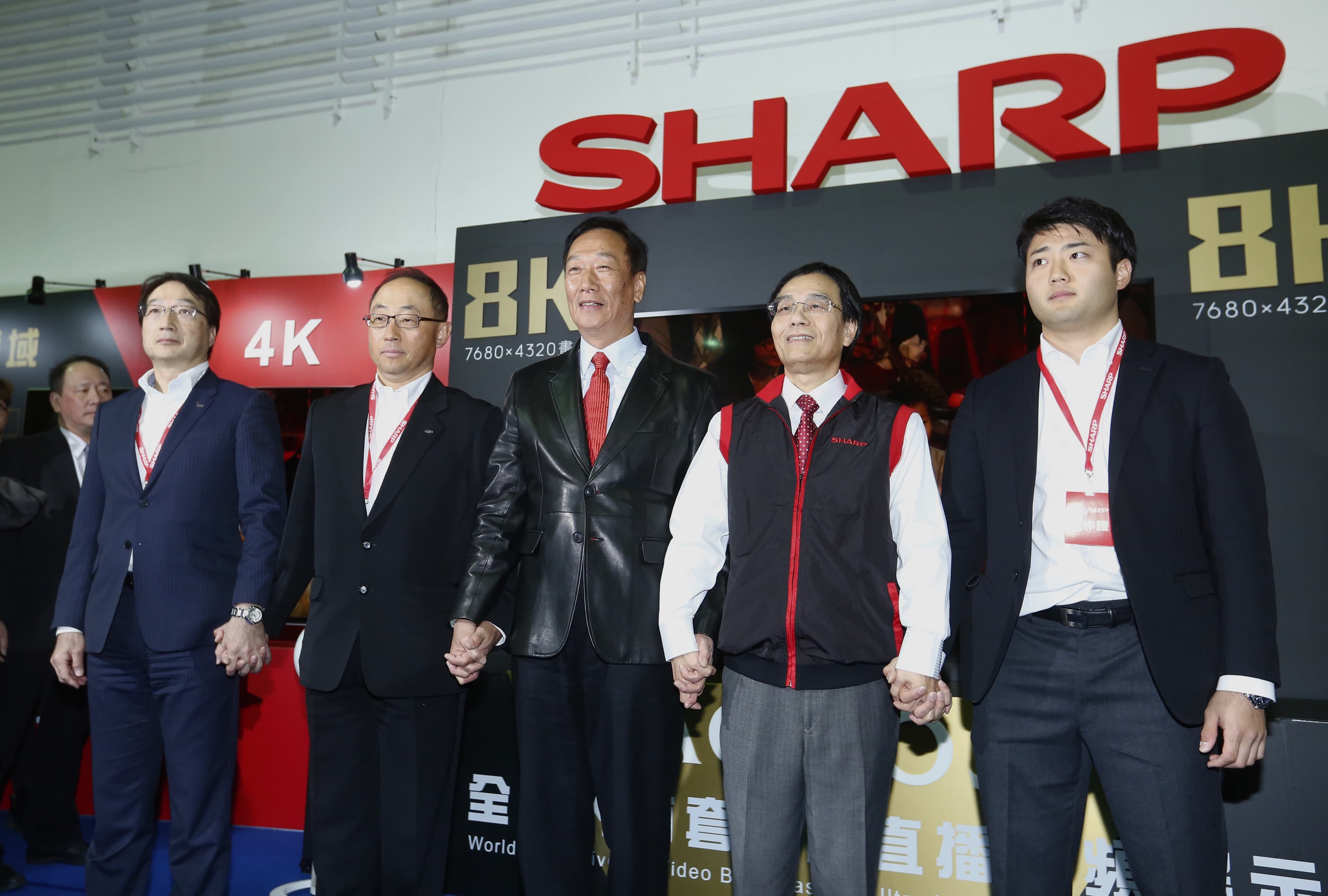 鴻海董事長郭台銘，大手筆投資夏普走一條不一樣的路。
