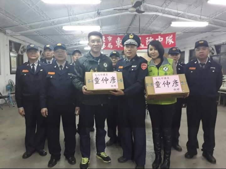 台北市議員童仲彥被分居中的妻子質疑，與服務處主任邱惠美過從甚密。（翻攝臉書）