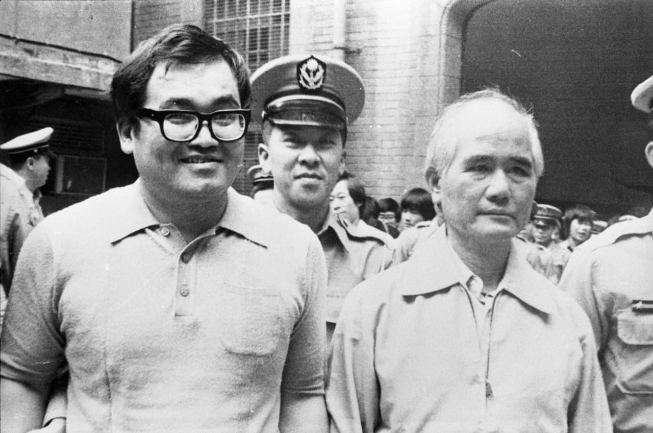 魏廷朝（左）64歲的人生，一共坐了17年3個月又7日的政治牢。（聯合知識庫）