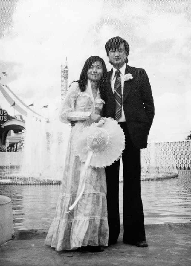 平路到美國求學半年，很快就結婚了。赴美十年後，她驚覺自己連夢裡都在講英文，變成跟原先很不同的兩個人，才決定開始嘗試以中文創作。（時報文化出版提供）