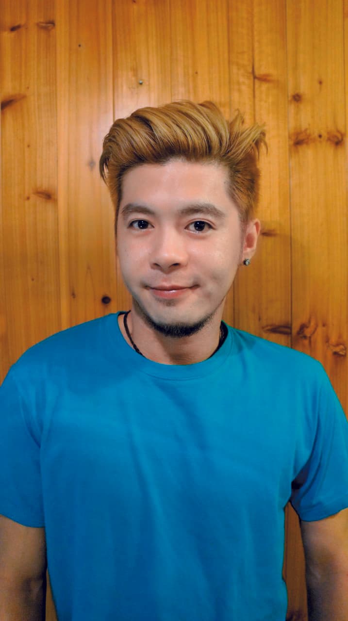 王心凌成名後莫名冒出的歐定興，自稱王心凌15歲時就和他交往。