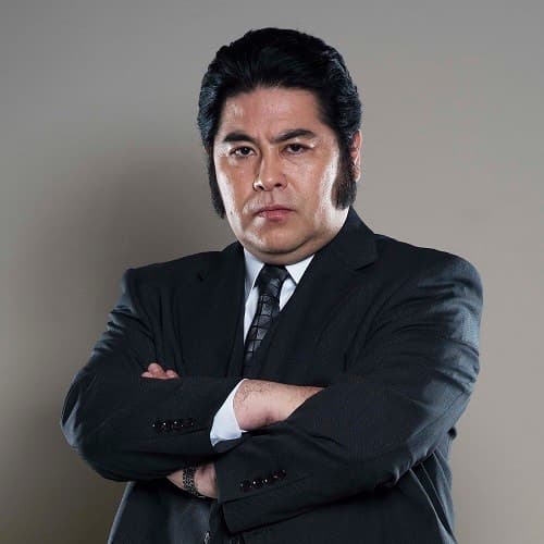 皆川猿時飾演嚴厲上司三宅徹，不知道是年紀到了還是受拍片影響，最近不那麼排斥甜食了。