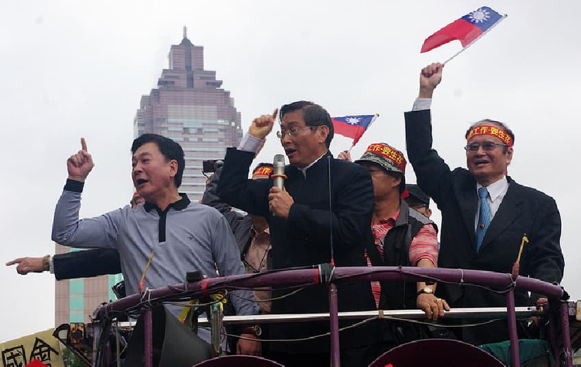 當年的反太陽花團體，如今不少成員轉變為反年改團體。