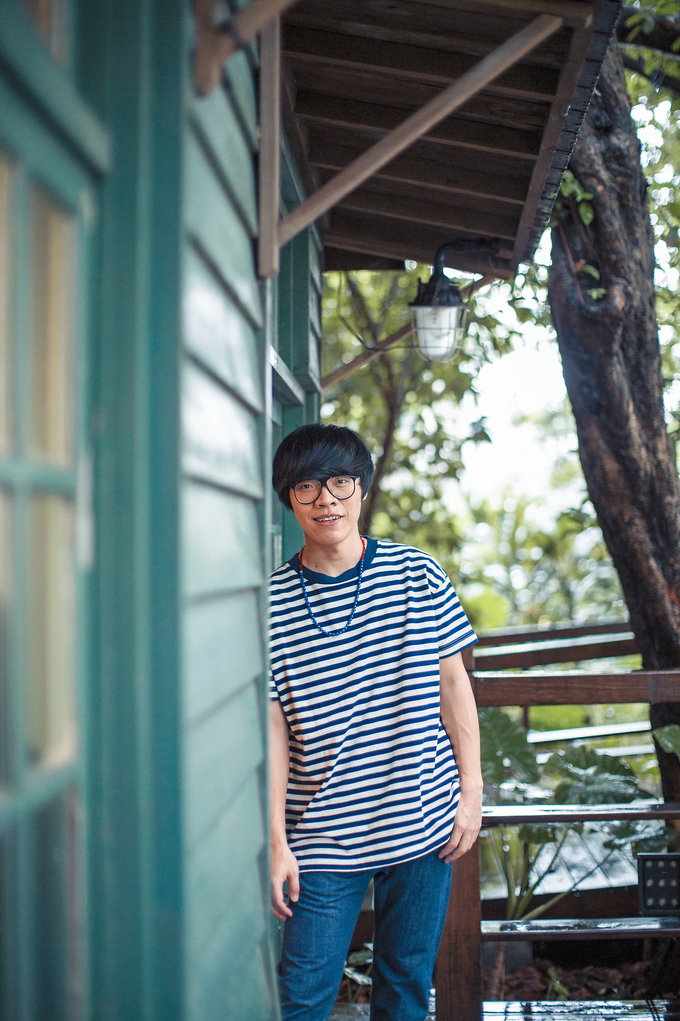 如今盧廣仲歌而優則演，靠著《花甲》有了戲劇的處女作，又即將有了電影的處女作，瞬間影視雙棲。