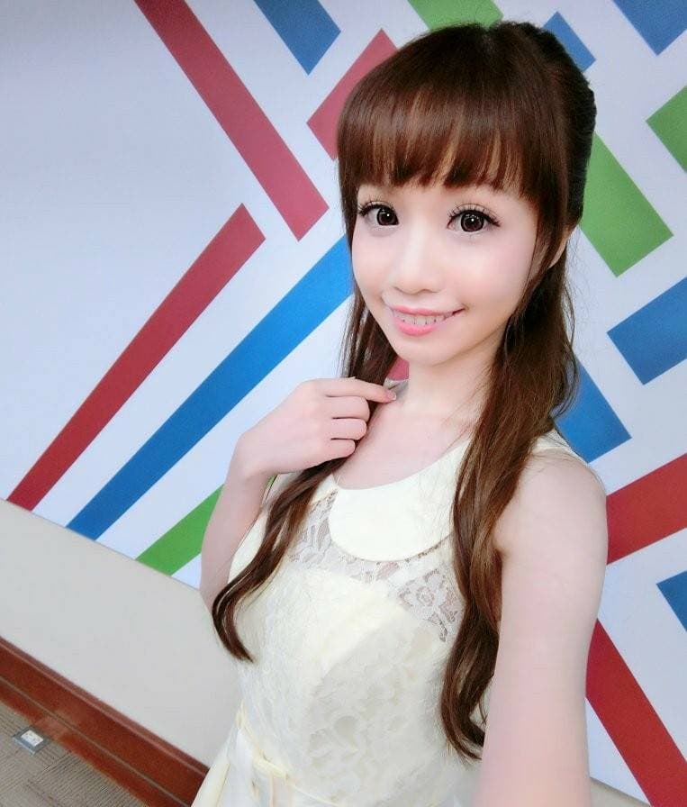 常主持動漫活動的網紅黃以安受邀主持國慶大會。（翻攝黃以安臉書）