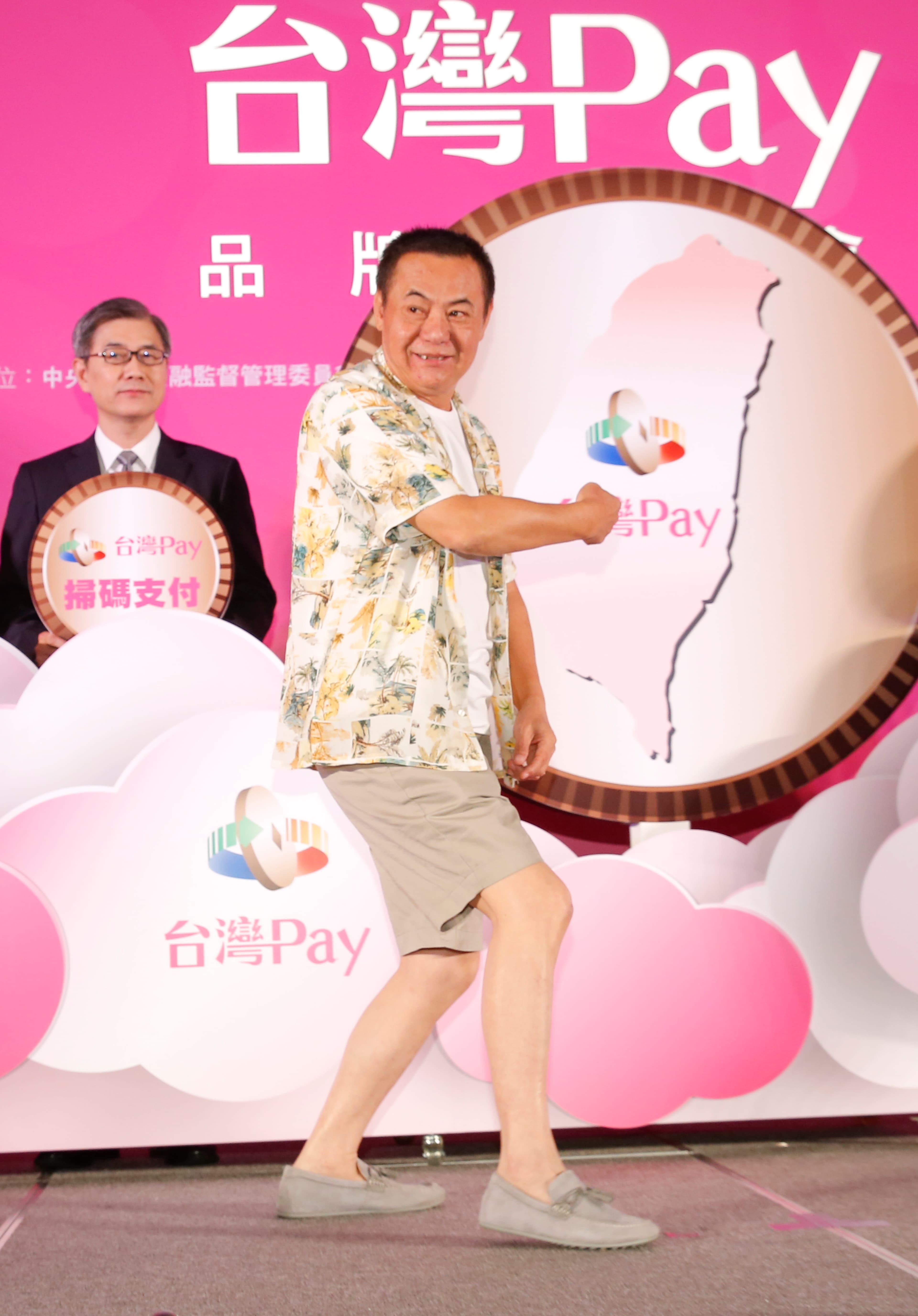 蔡振南透露年輕時也是個搖滾咖，盧廣仲的樂器他都玩過。