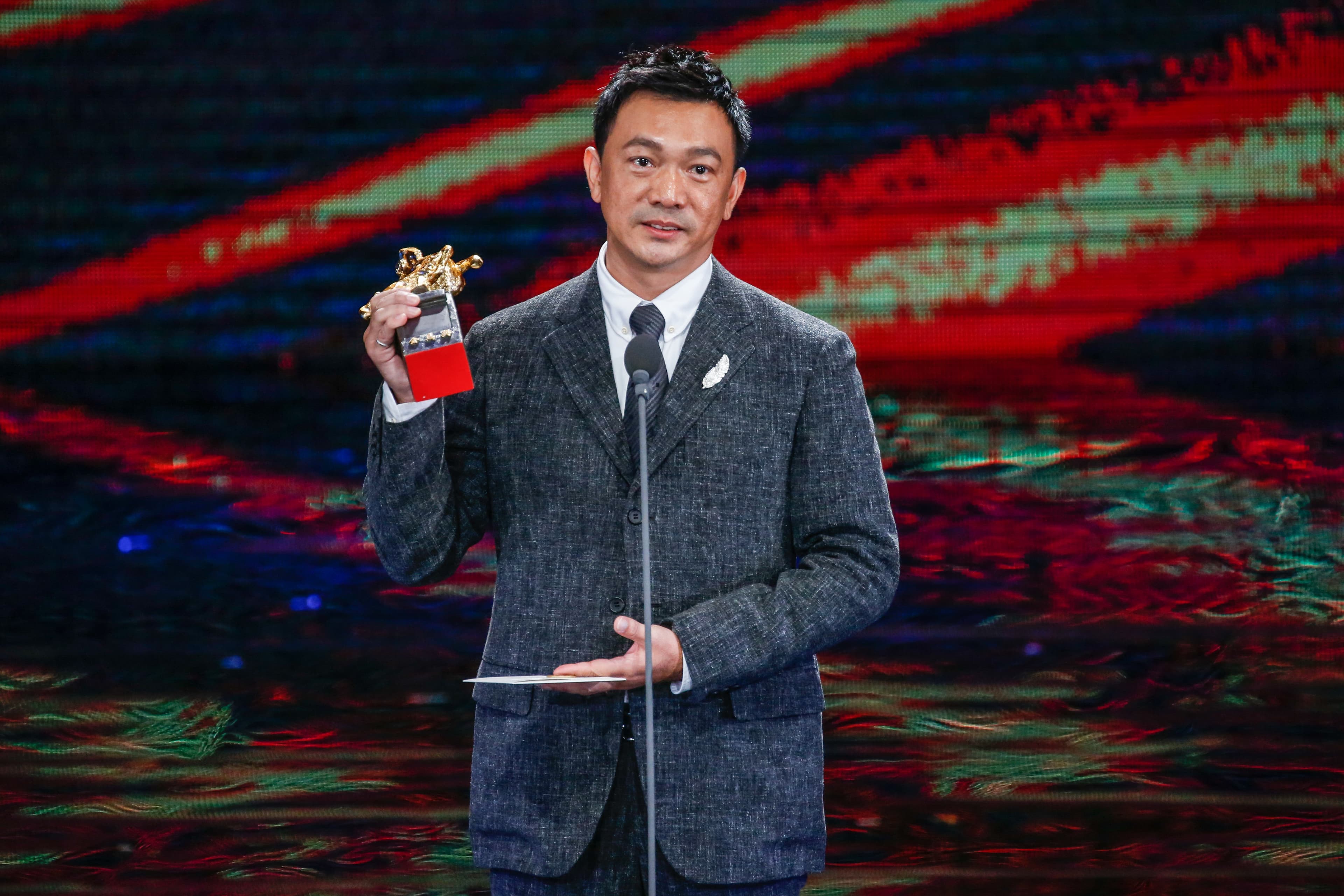 黃信堯執導的首部劇情片《大佛普拉斯》贏得五項金馬獎，他個人也獲頒最佳新導演與最佳改編劇本獎。（鏡週刊攝影組）