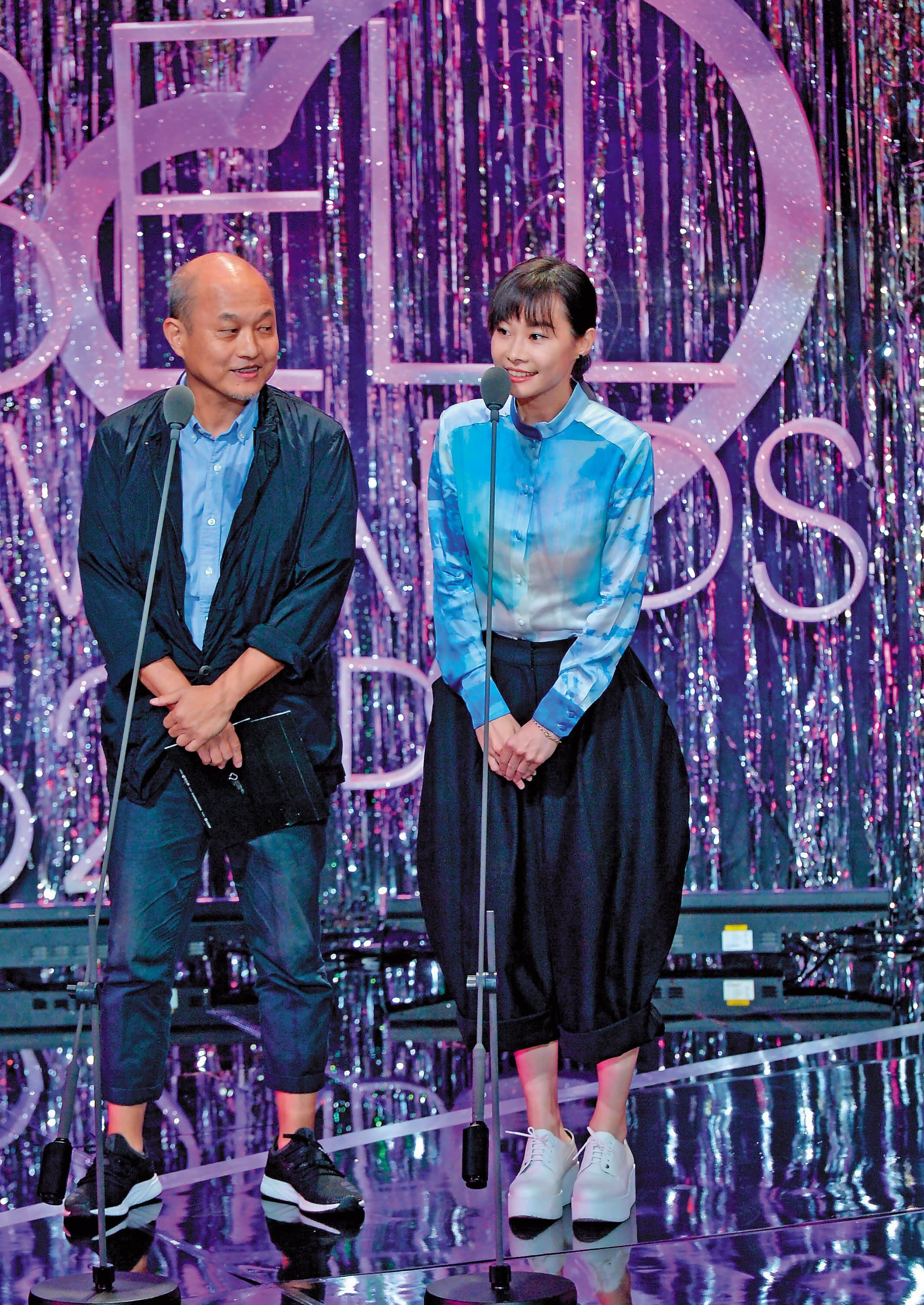 鄭文堂的女兒鄭宜農（右）是歌手也是演員，今年父女一同擔任本屆金馬獎頒獎人。（三立提供）