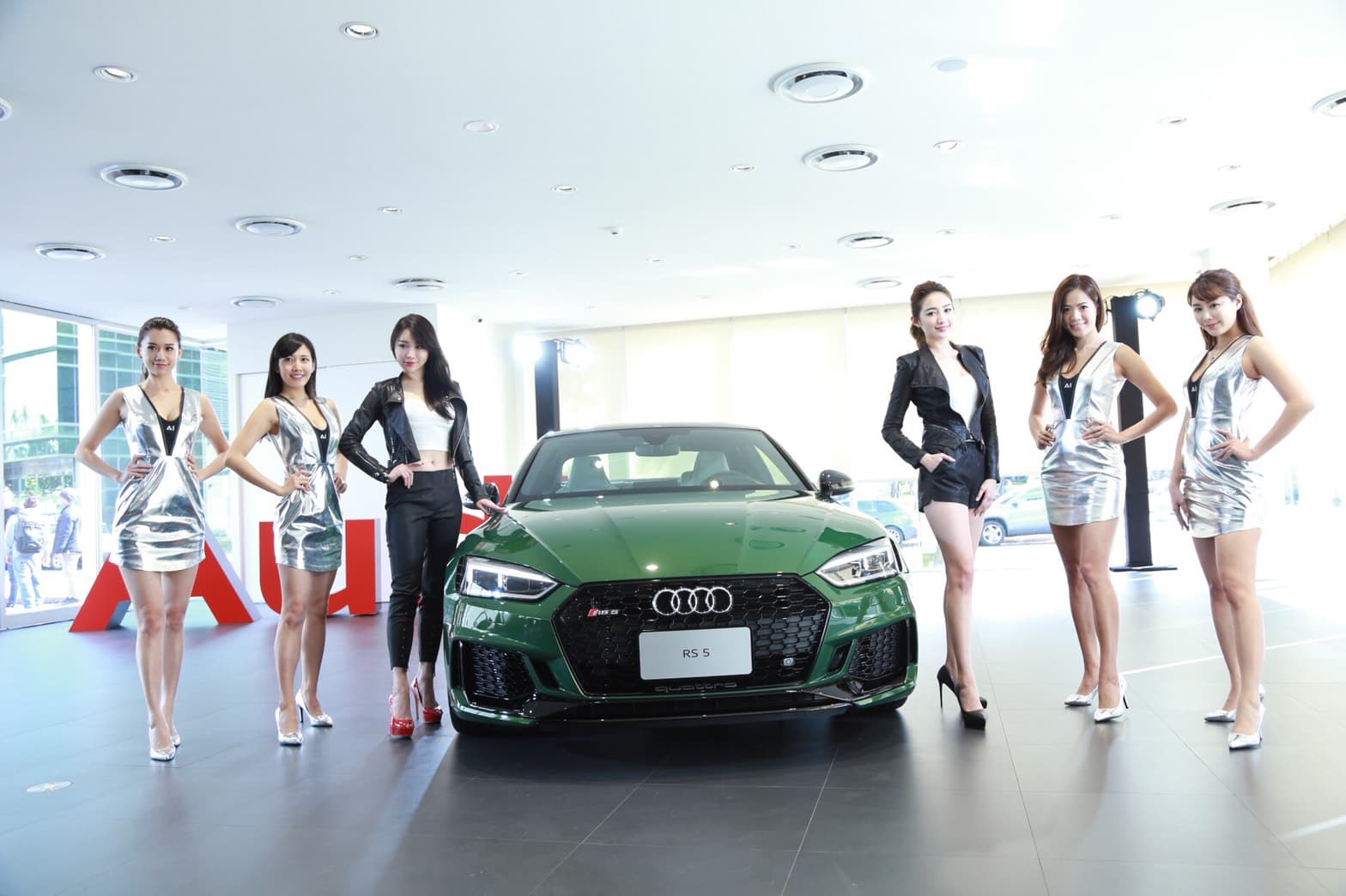 Audi公布本次參展壓軸車種，搭配6名車模亮相。