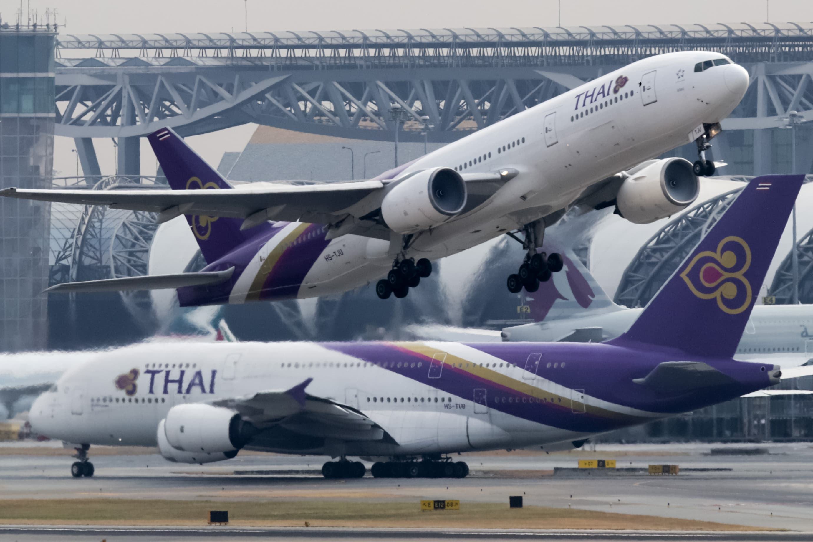 榮剛公司負責生產波音以及空中巴士飛機起落架的特殊鋼。（泰航）
