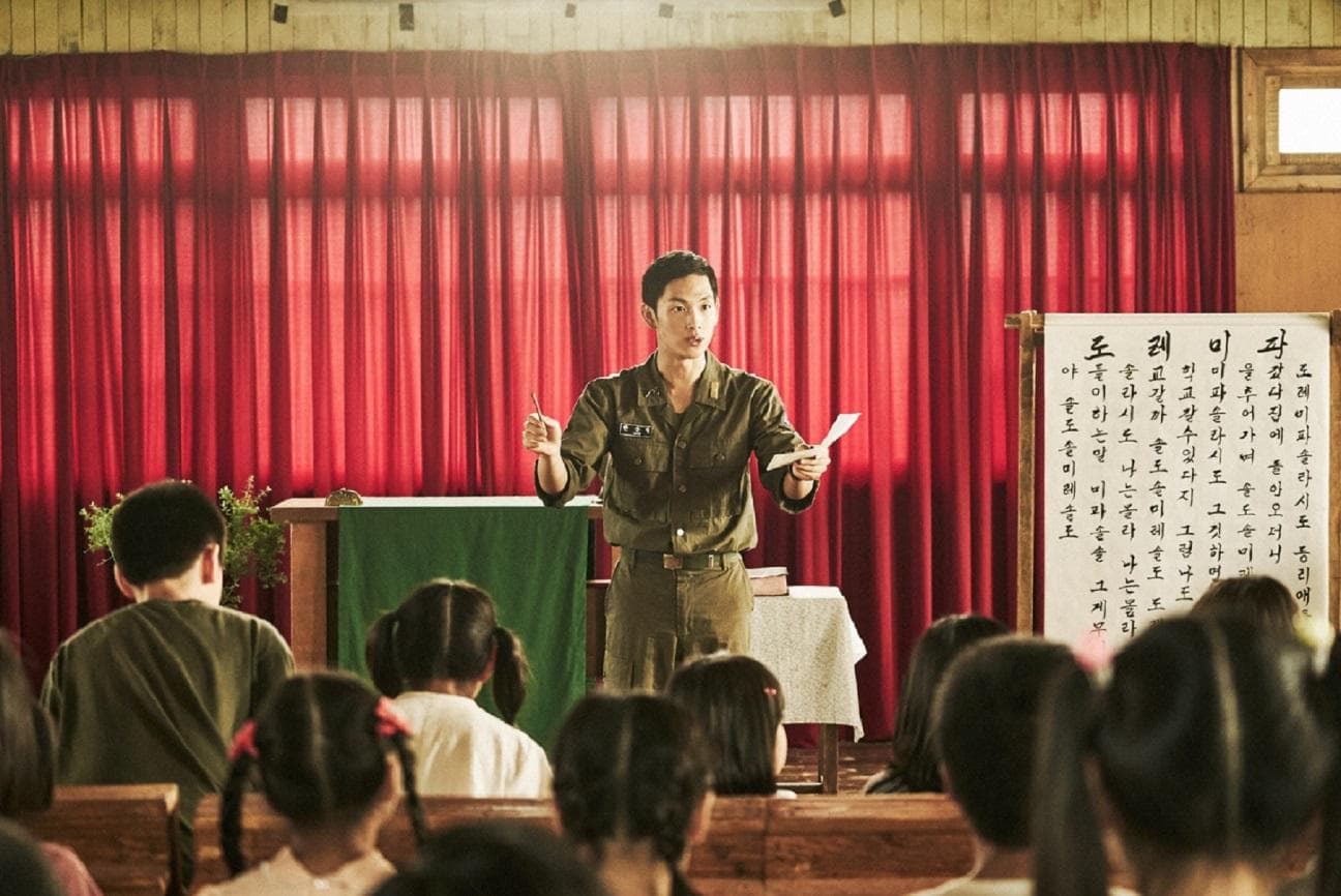 任時完首次挑戰軍人角色，展現成熟的男性魅力。（華聯國際提供）