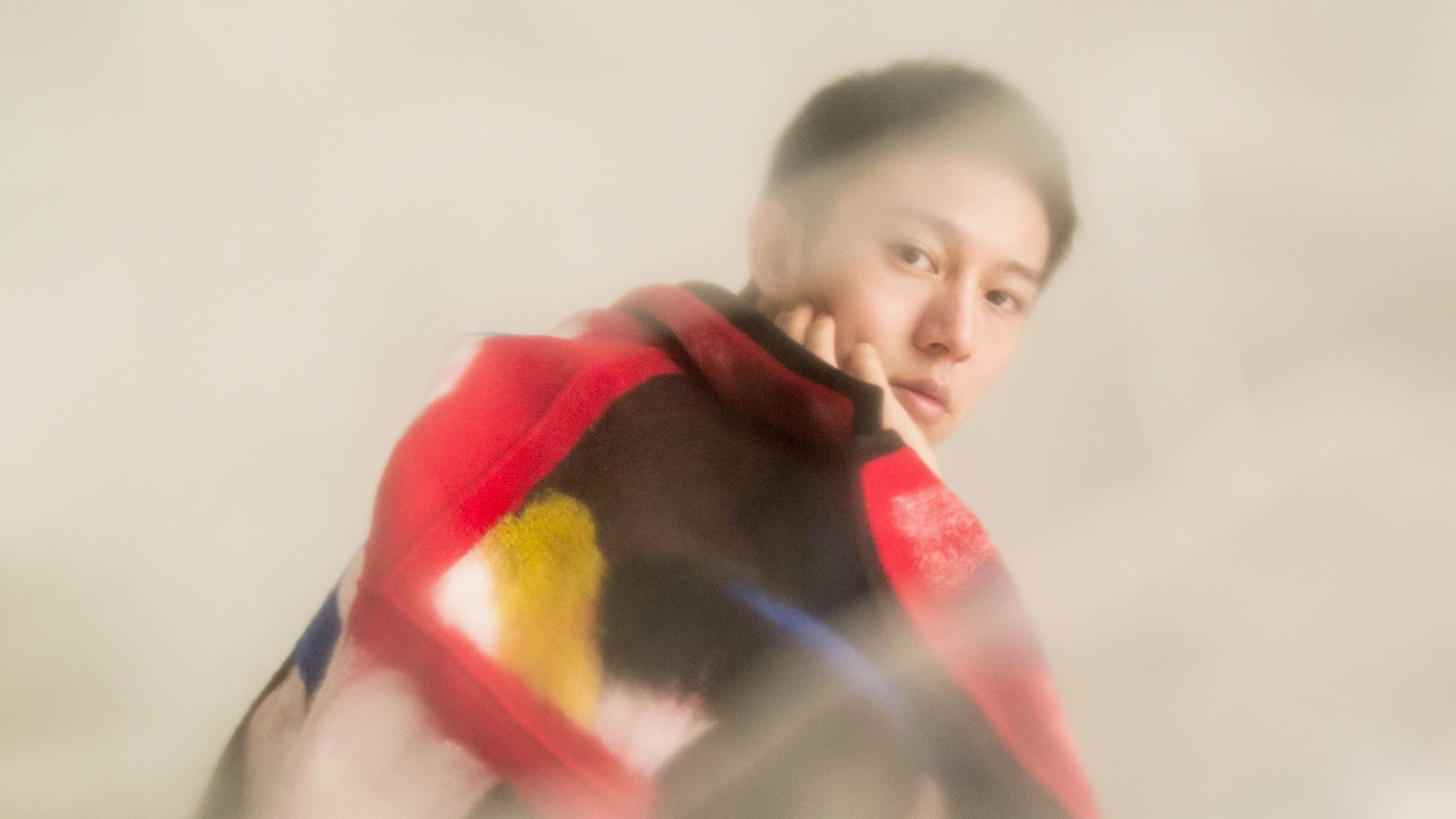 新專輯取名《大放》， 邱比希望「不正義得到伸張，受壓的得到釋放。」（ROKON滾石電音提供）