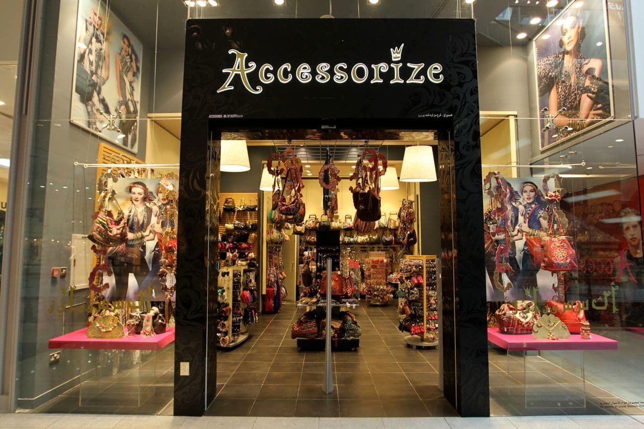 林知延幫吳欣盈引進英國品牌「Accessorize」，討好佳人芳心。（翻攝自Accessorize官網）