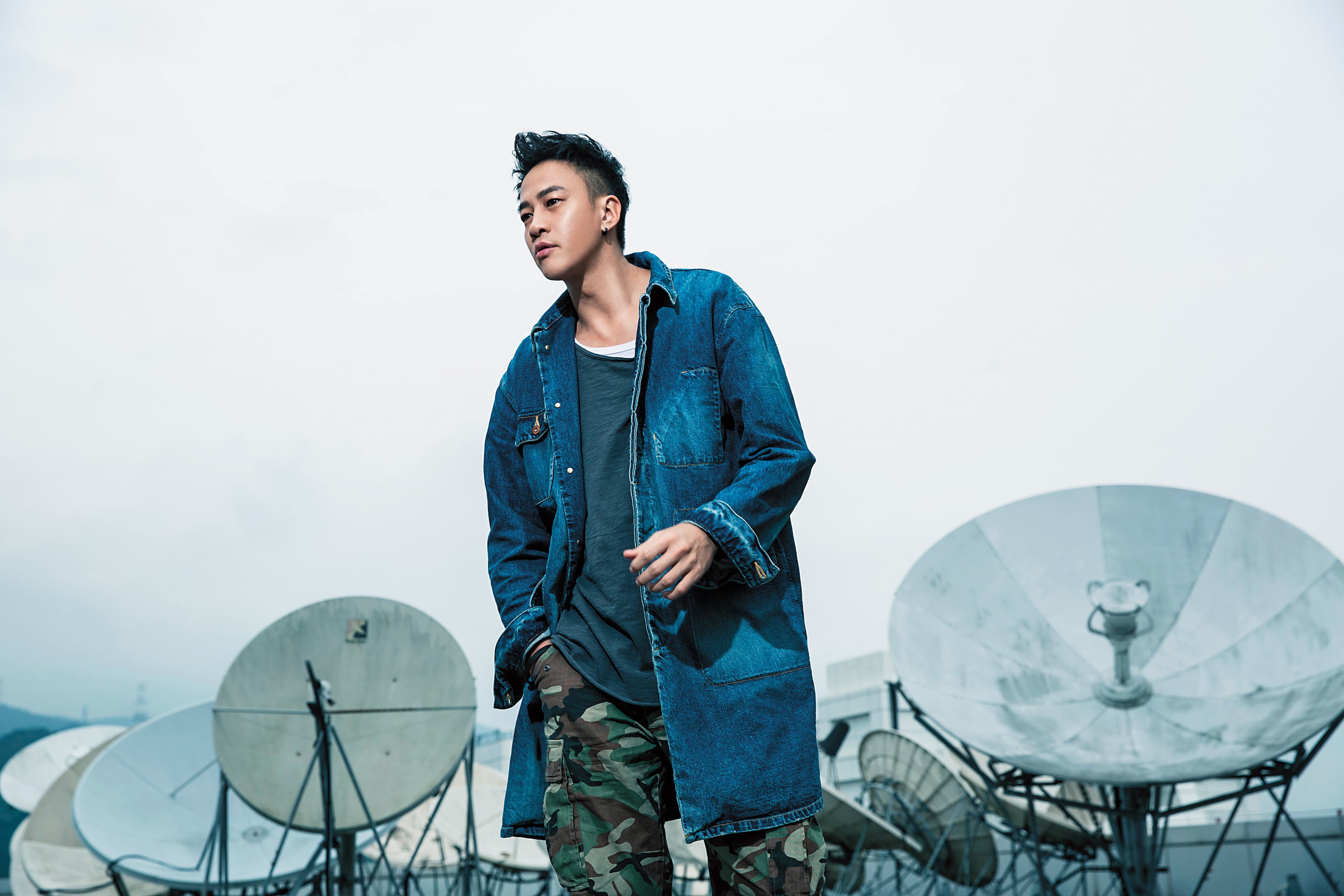 當導演對何潤東來說是又累又亢奮的一件事，「張鈞甯來客串時說，很少見到一個戲快殺青了，導演還是那麼亢奮。」