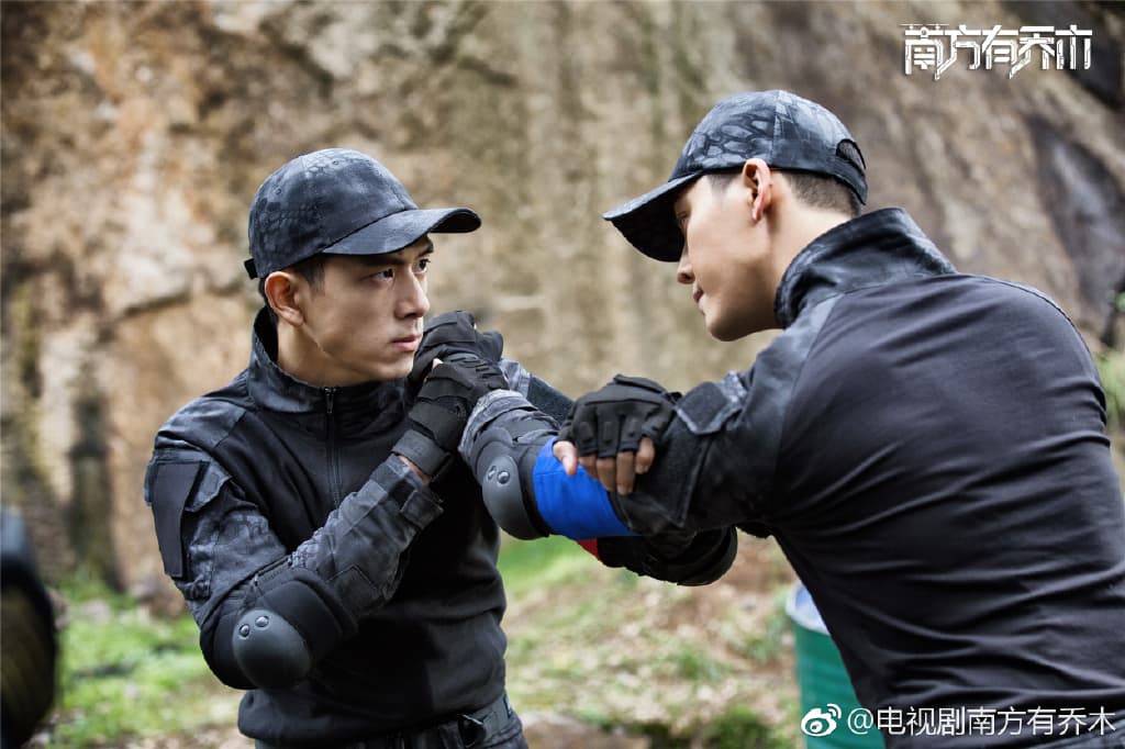 李現（左）與陳偉霆最終將如何化解昔日恩怨？（翻攝自南方有喬木微博）